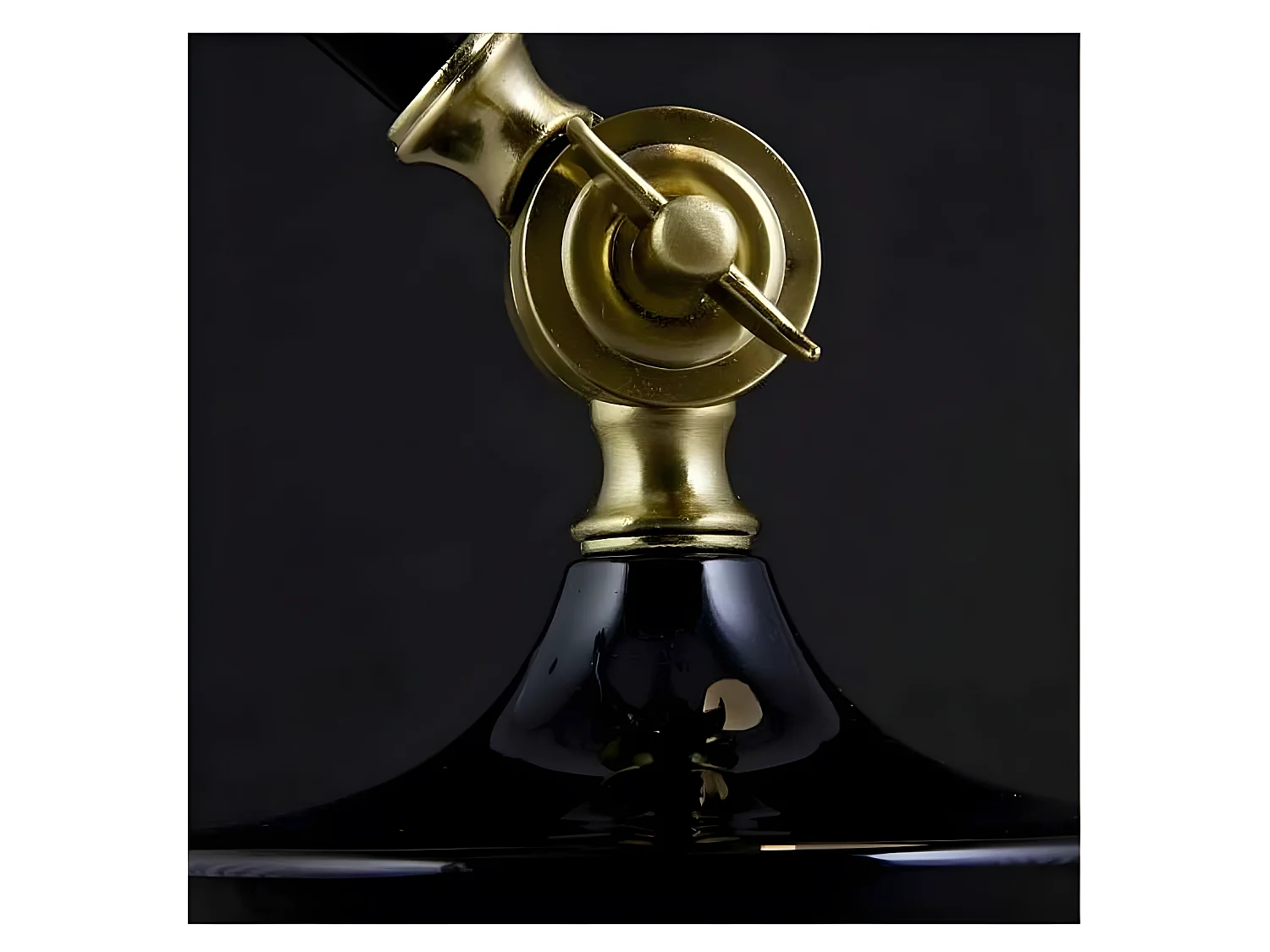 Flexo Articulado Modelo Tadao Negro Estilo Vintage