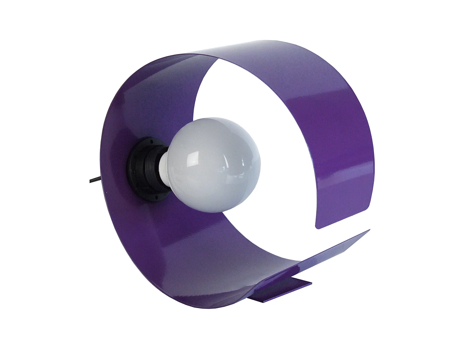 Lampe de chevet demi cylindre métal  violet  25 cm.