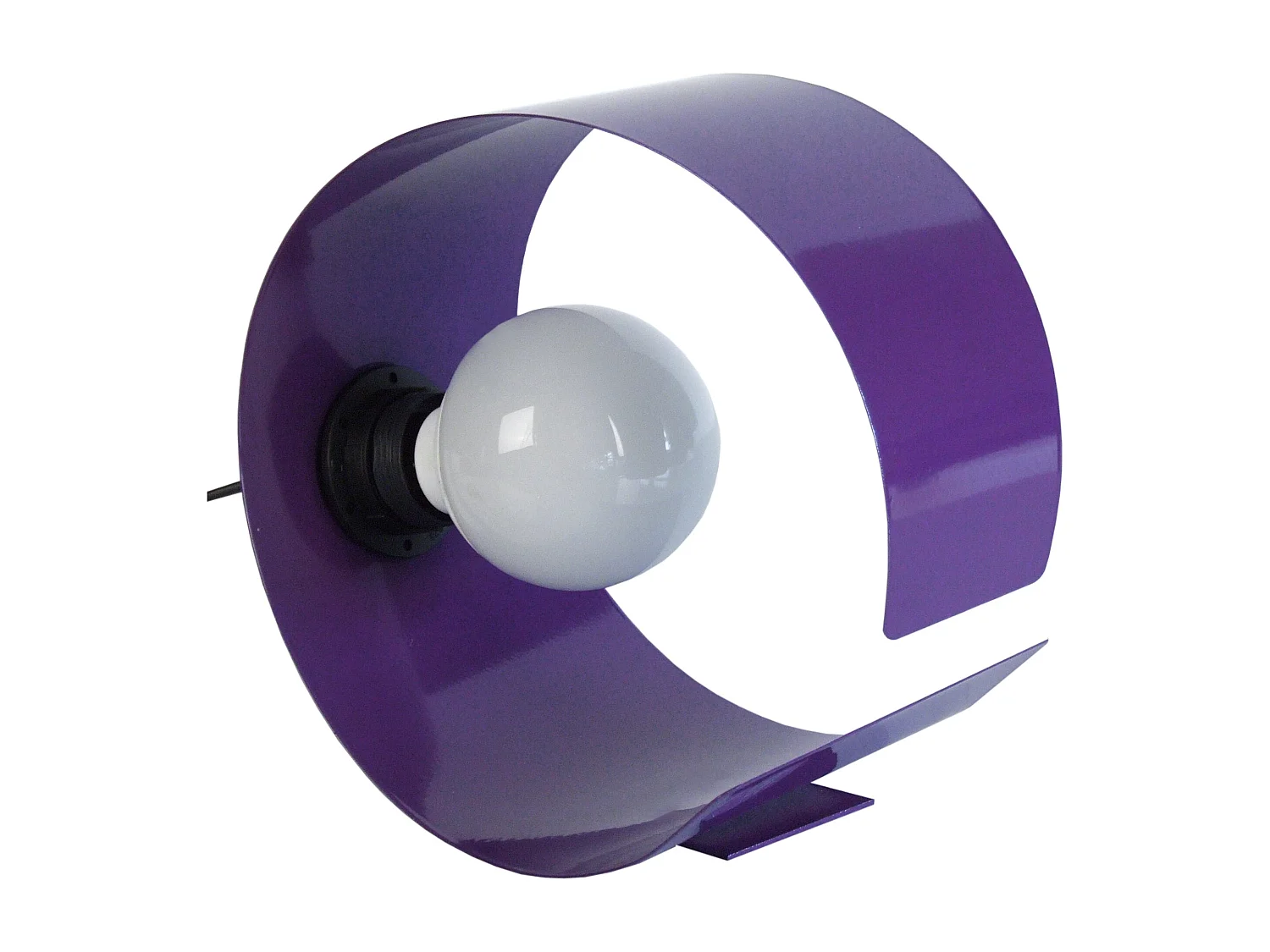 Lampe de chevet demi cylindre métal  violet  25 cm.