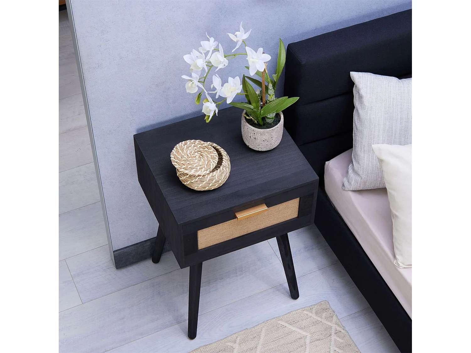 Table de chevet KIRAN 1 tiroir, table de nuit design vintage en bois lasuré noir et lin