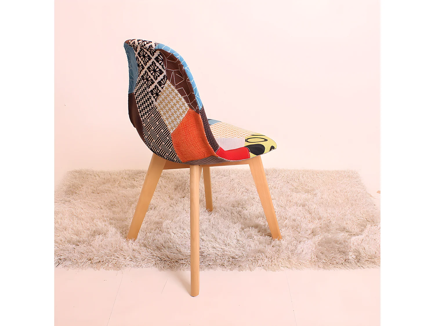 Lot de 6 chaises patchwork scandinave - Tissu recouvert de pieds en bois - Multicolore