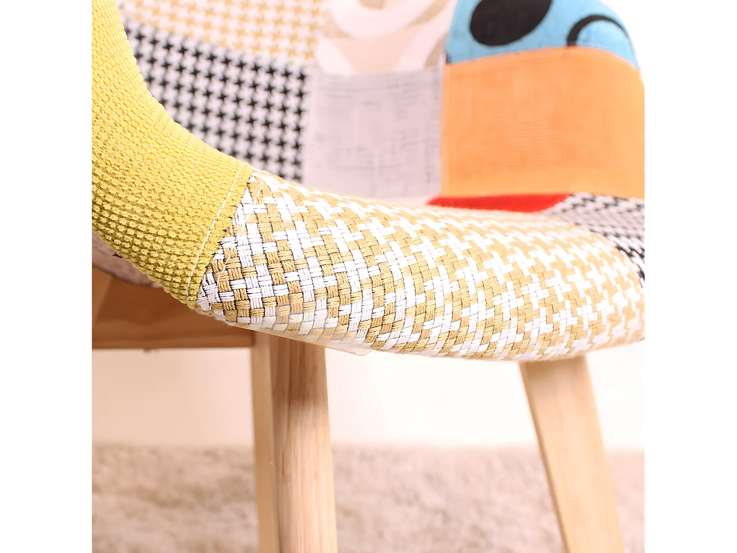 Lot de 4 fauteuils patchwork scandinave Tub - Tissu recouvert de pieds en bois - Multicolore