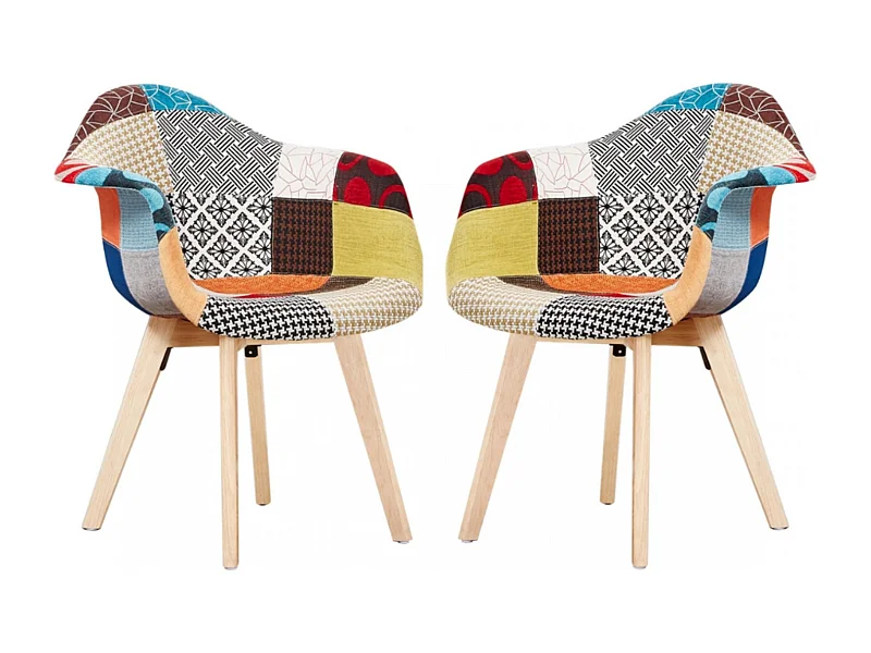 Set mit 2 skandinavischen Patchwork-Wannensesseln – Stoffbezug mit Holzbeinen – Mehrfarbig