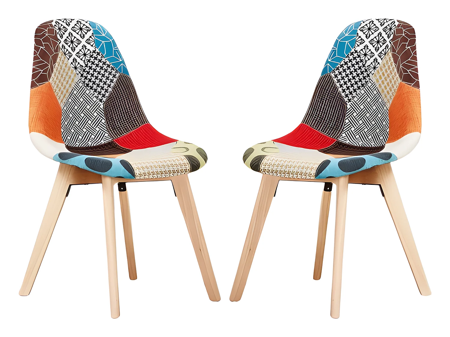 Set mit 2 skandinavischen-Patchwork-Stühlen – Stoffbezug mit Holzbeinen – Mehrfarbig