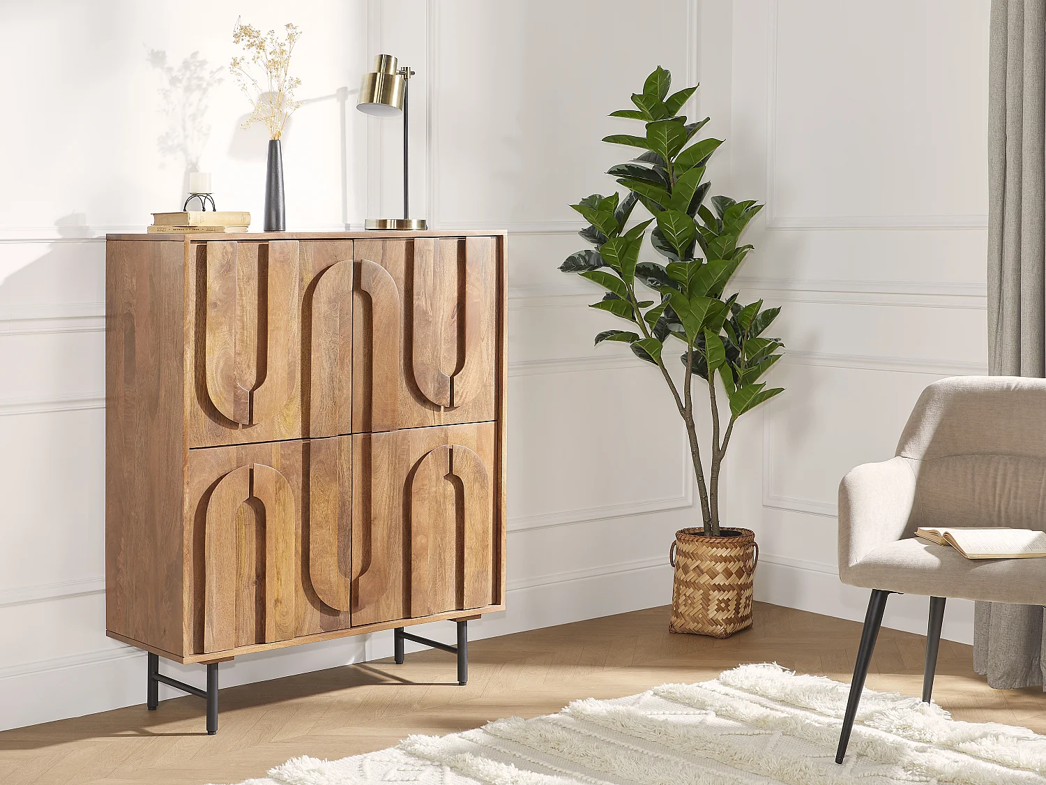 Hög buffé med 4 dörrar i mangoträ och svart metall - Naturlig - MIZORAM från Maison Céphy