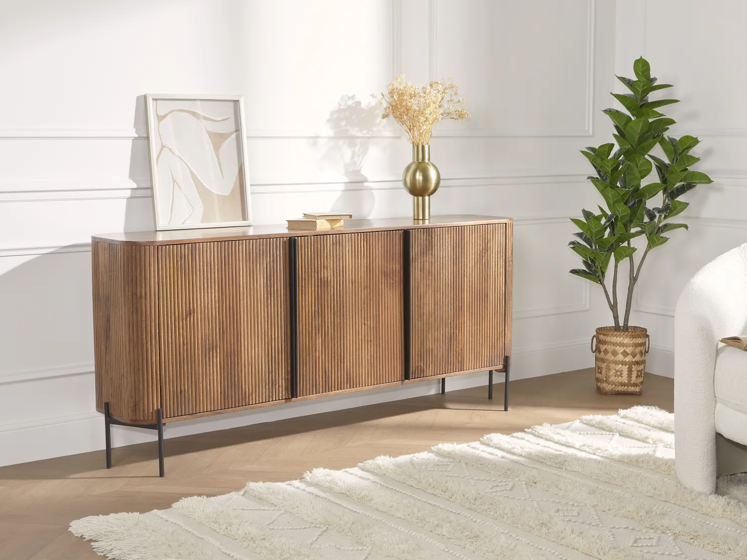 Aparador con 3 puertas de madera de mango y metal - Natural y negro - BALIMELA