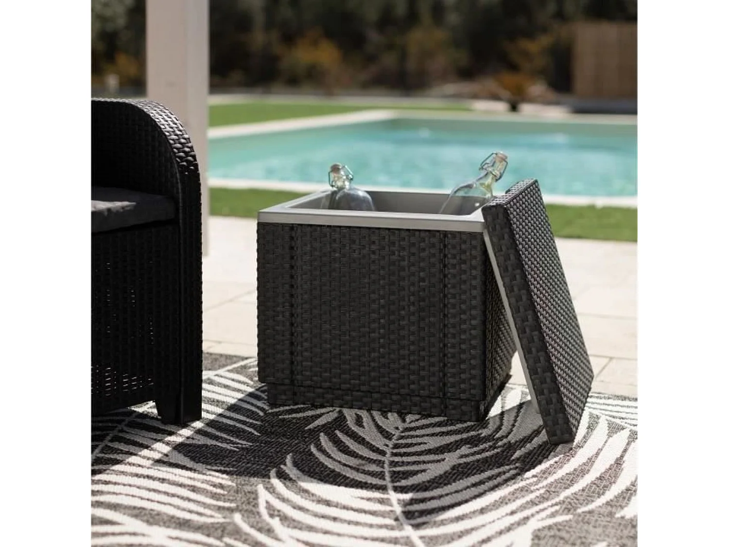 ALLIBERT Table basse isotherme imitation resine tressee - Gris