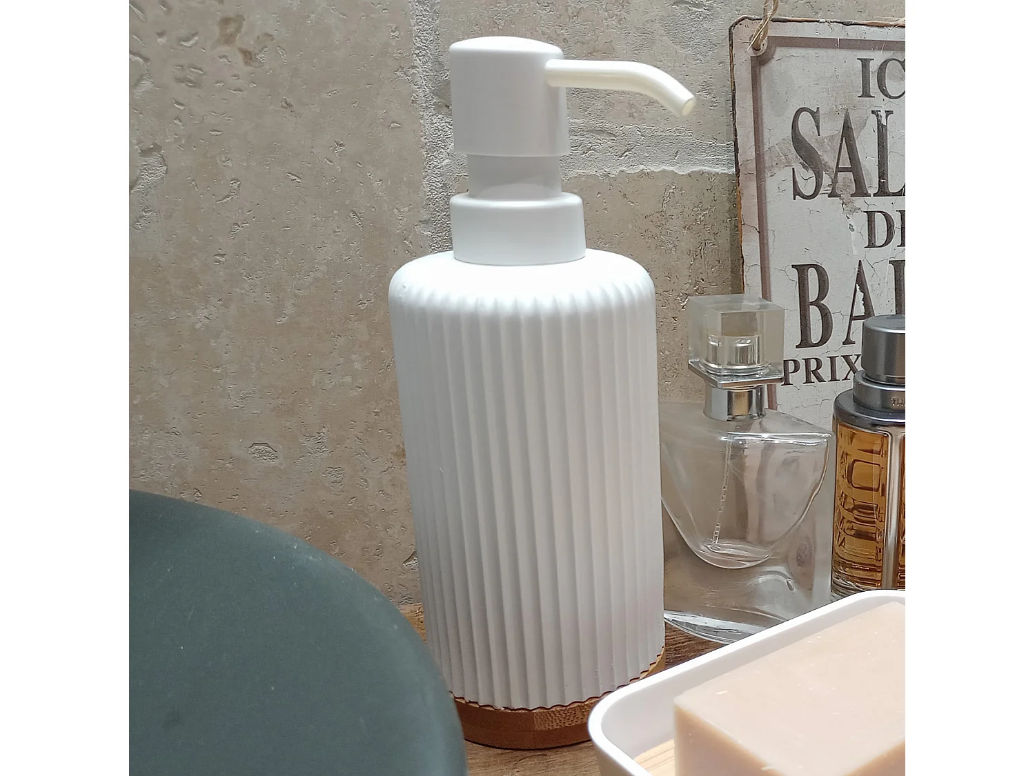 Distribuidor de jabón a rayas