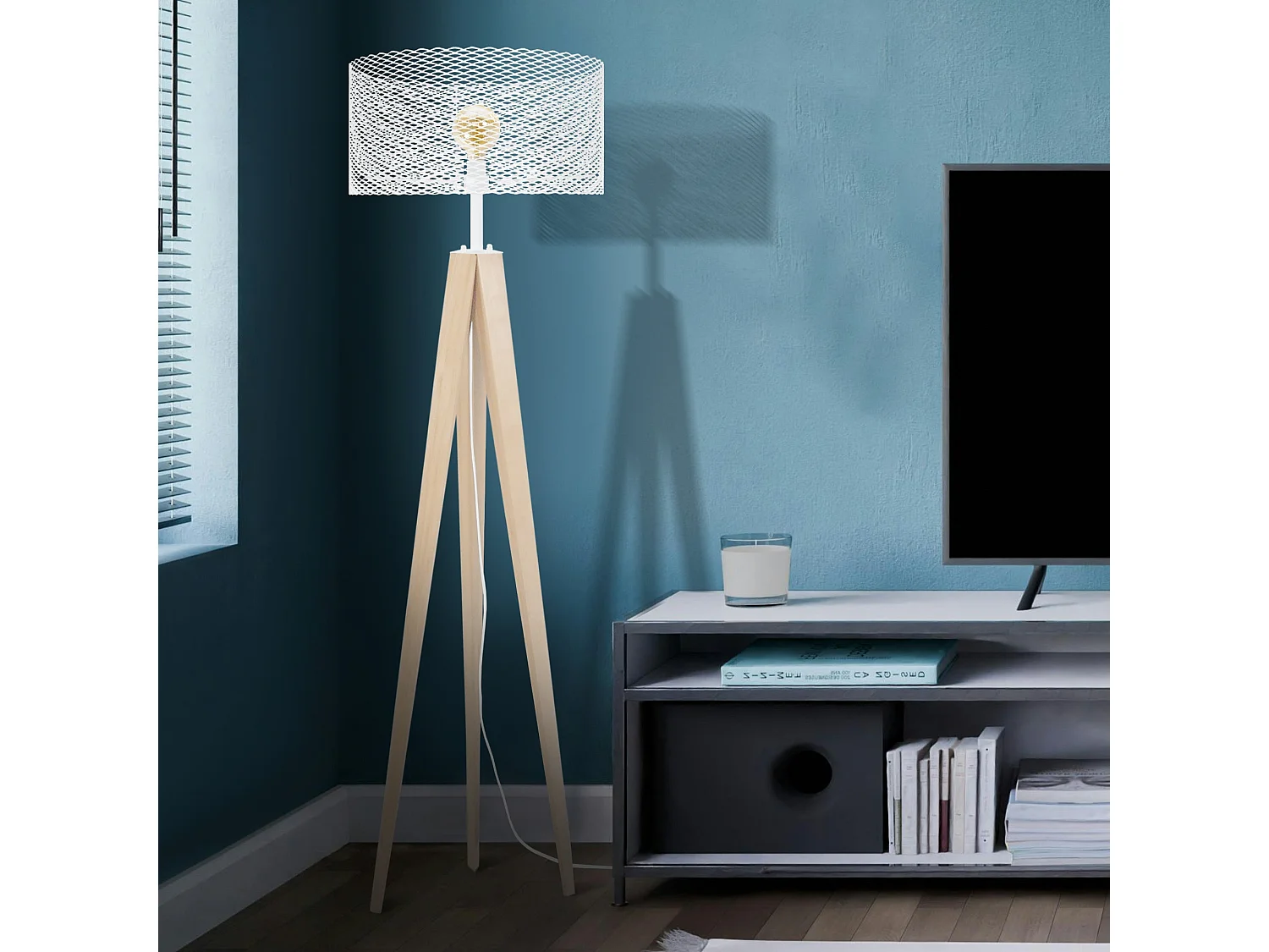 Lampadaire trépied bois métal ivoire 160 cm.