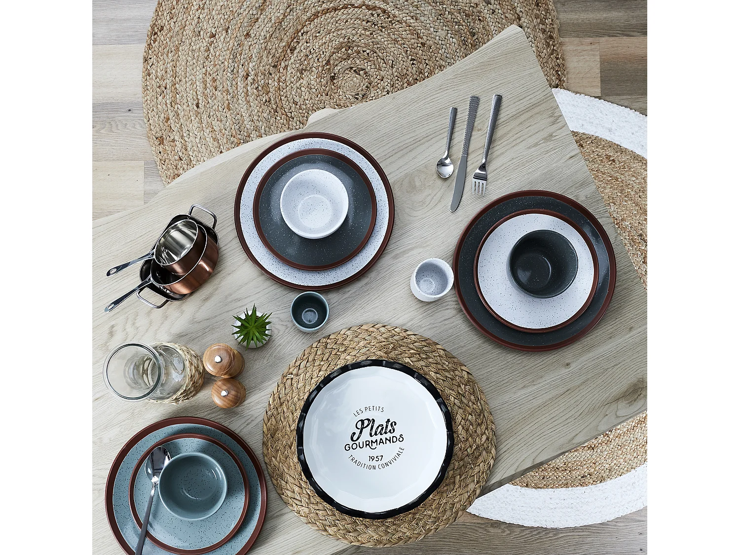 Plat En Ceramique Rond D25.5cm Blanc, Noir