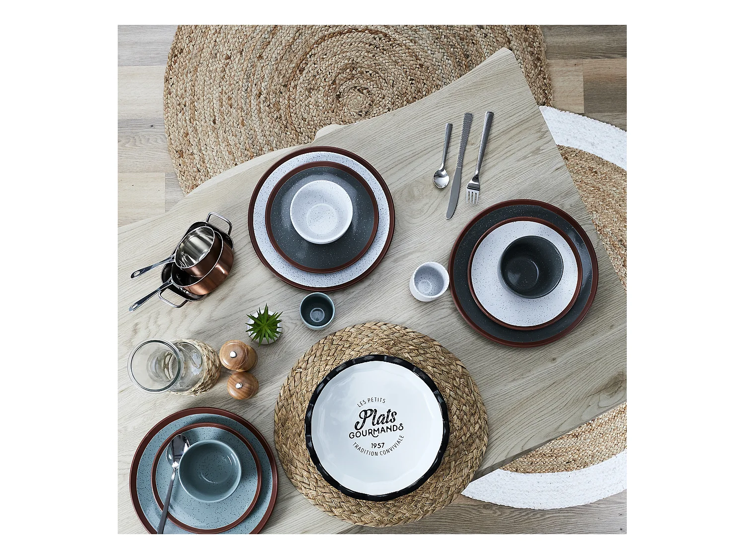 Plat En Ceramique Rond D25.5cm Blanc, Noir