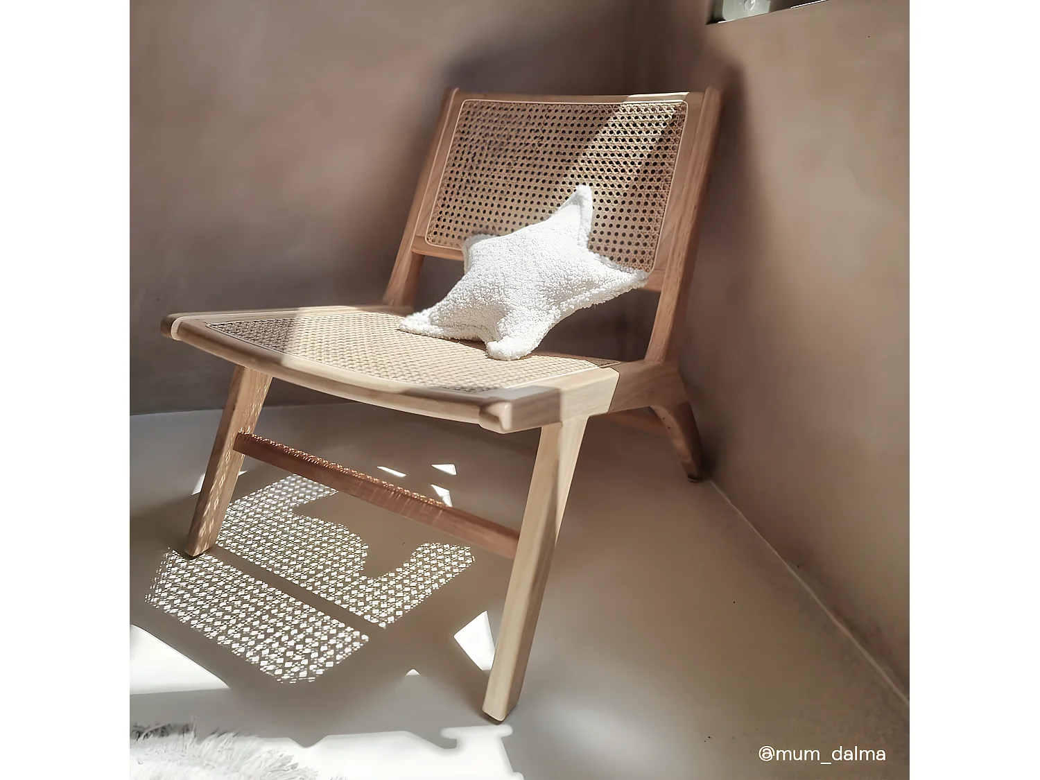 Fauteuil lounge en bois massif et cannage - Zuma