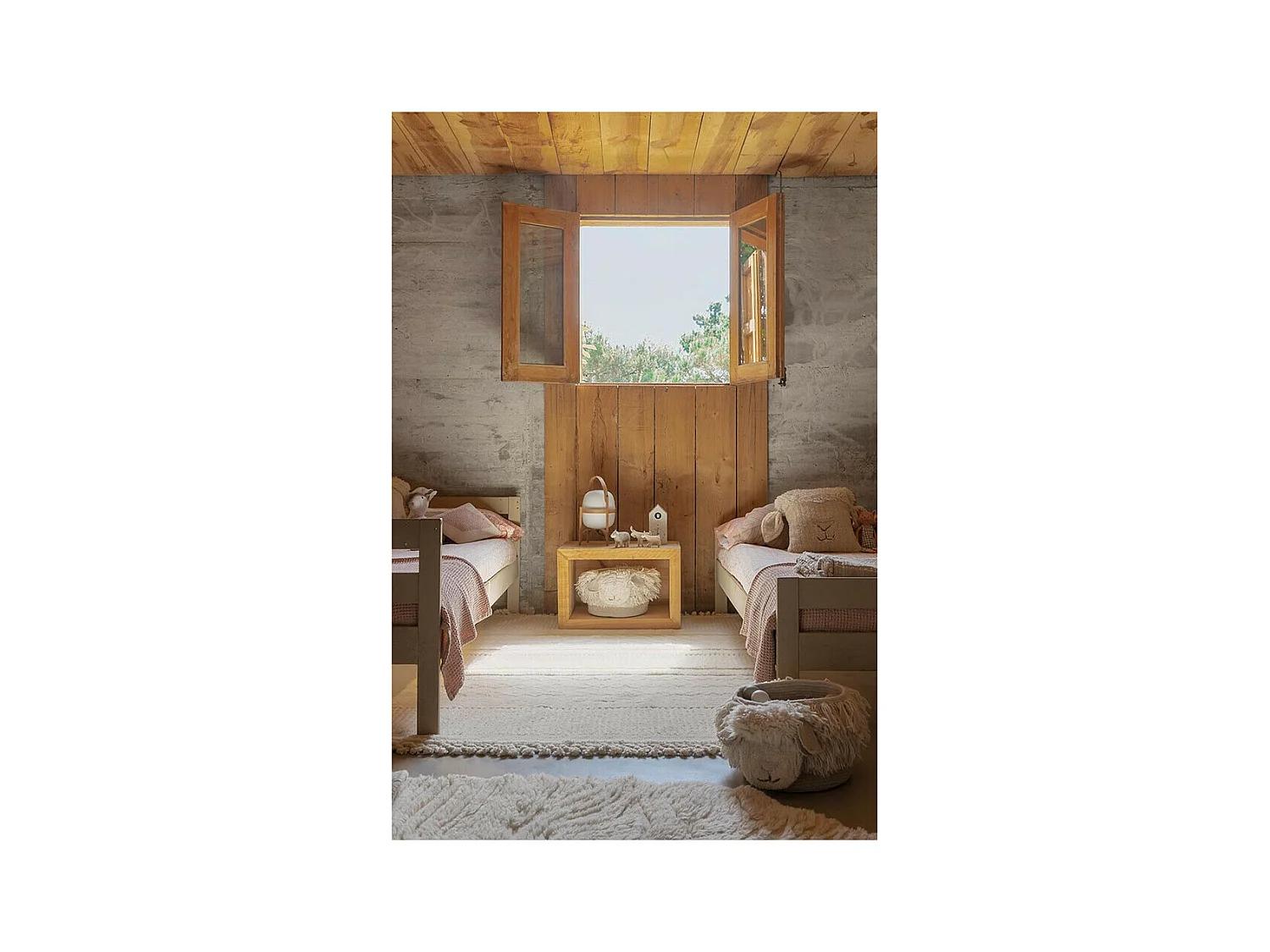 Alfombra de lana crema con líneas y tirantes - 140 x 200 CM