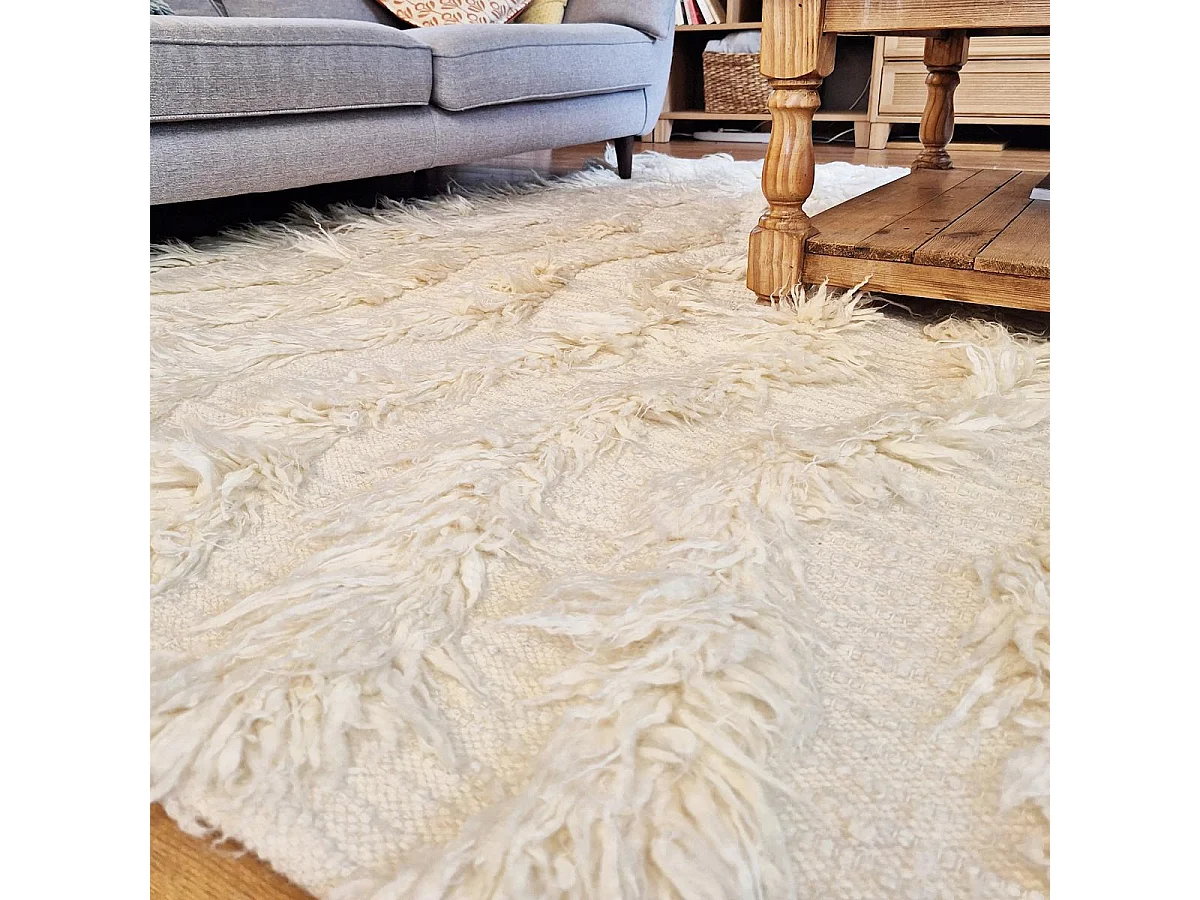 Tapis shaggy 160x230 rectangle fait main crème en laine motif uni FLOKATA