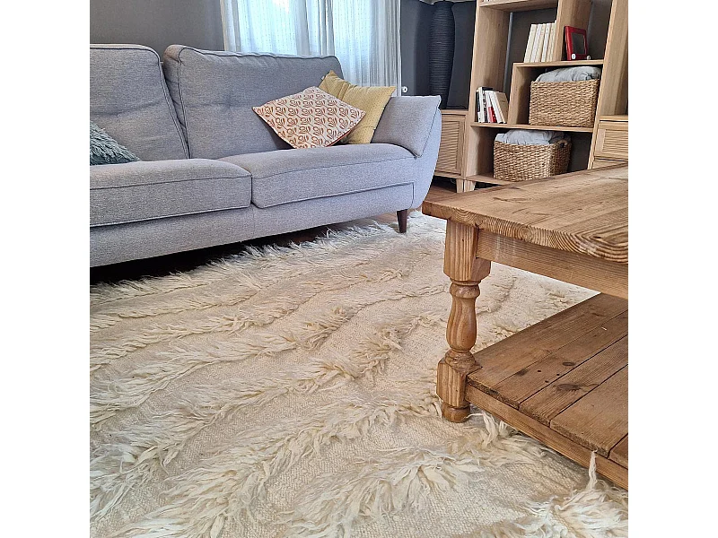 Tapis shaggy 160x230 rectangle fait main crème en laine motif uni FLOKATA