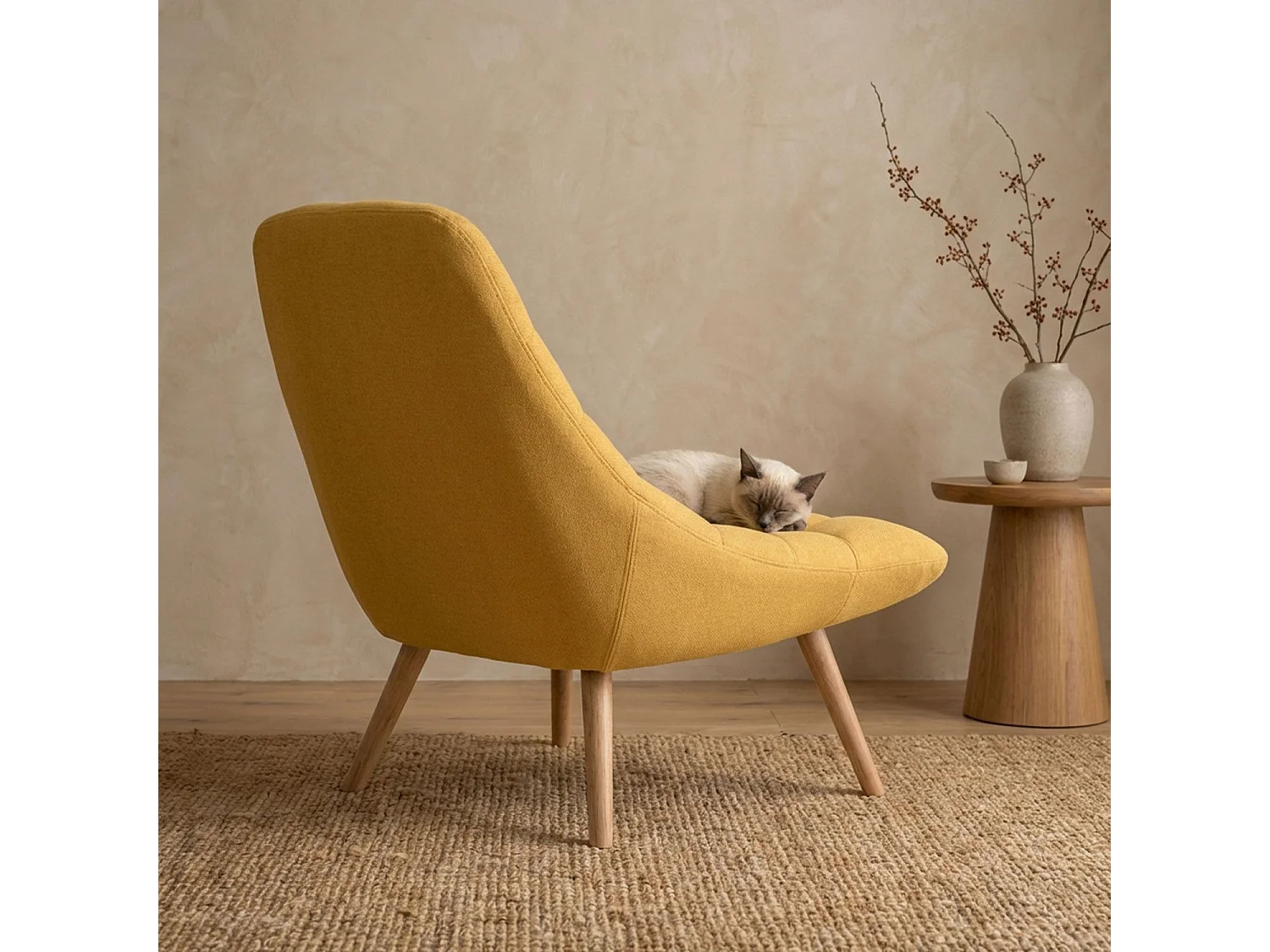 Poltrona Danios in tessuto giallo