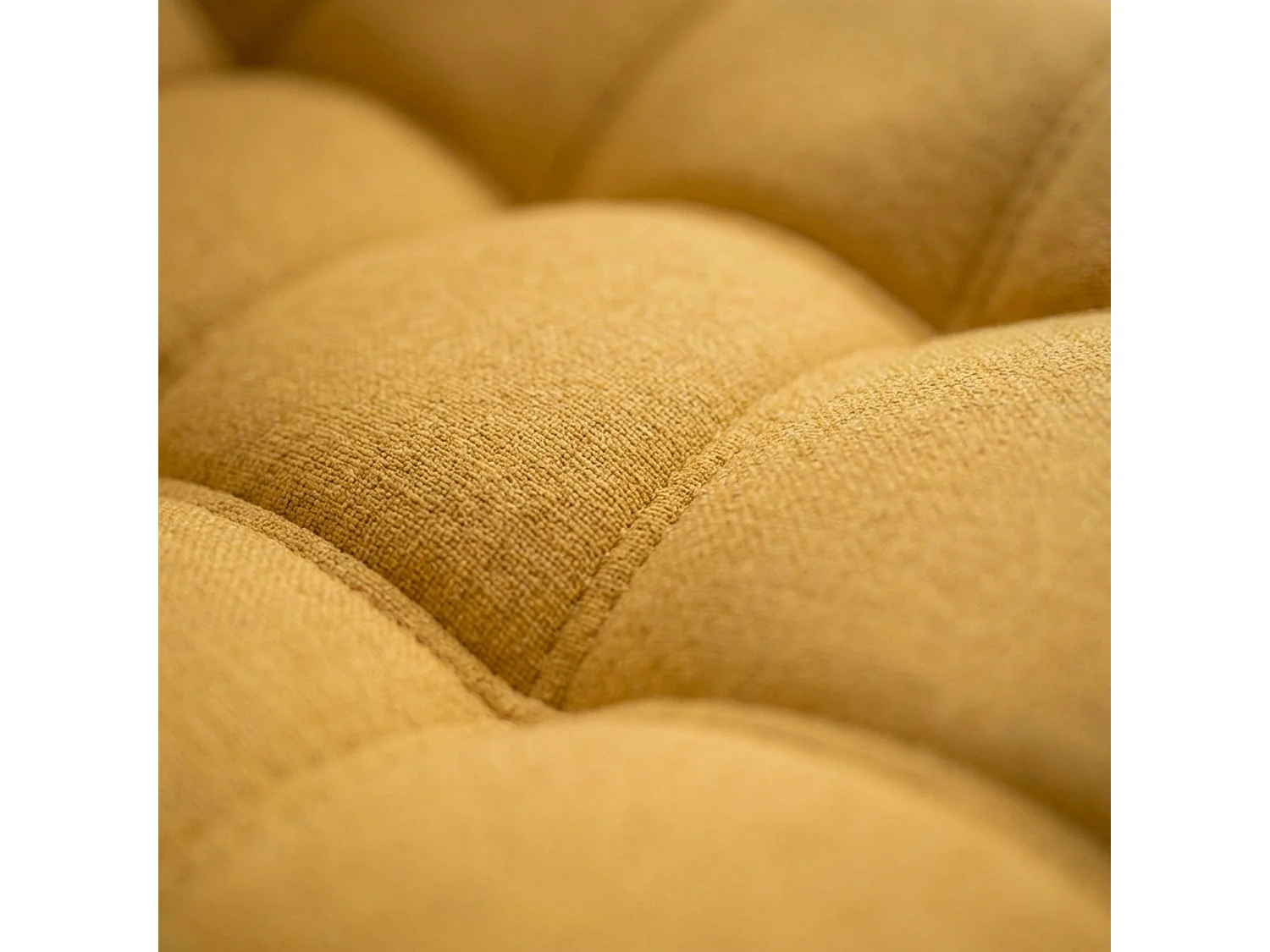 Poltrona Danios in tessuto giallo