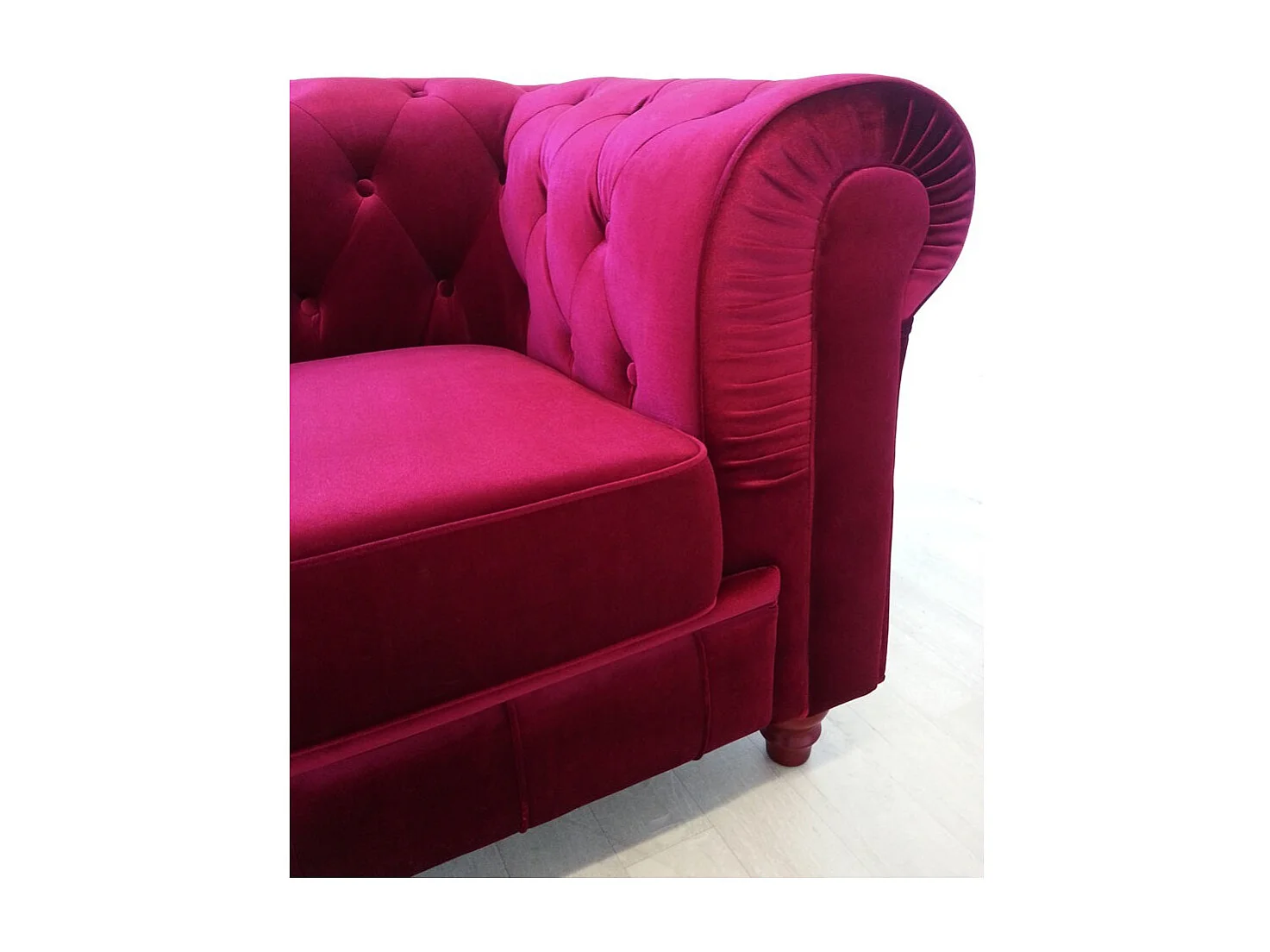 Fauteuil Design Velours "Chesterfield" 111cm Rouge
