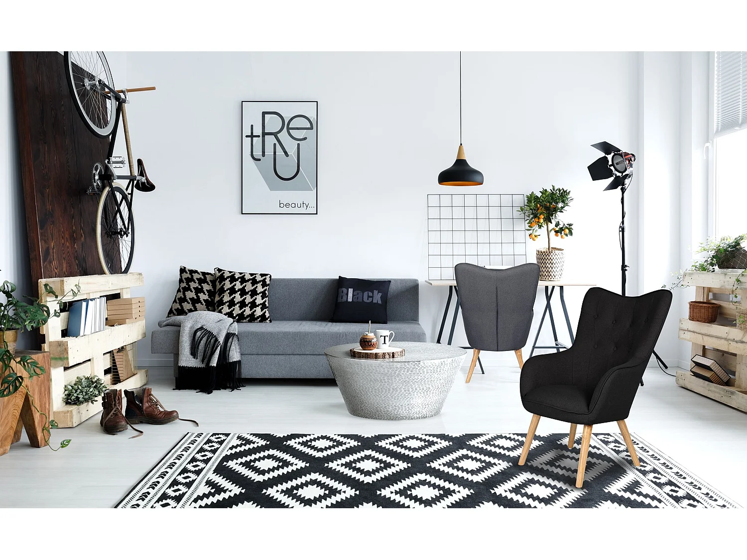 Fauteuil Scandinave "Aimee" 67cm Noir