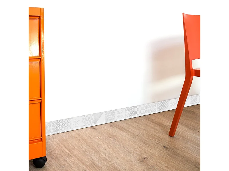 Plinthes PVC adhésives décoratives pour sol - Lot de 25 - 200x8 cm (50m) Gris - Effet Carreaux de ciment