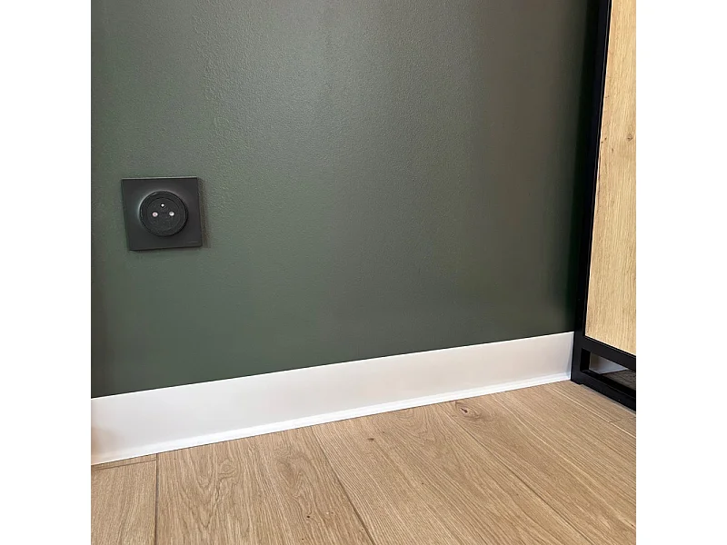 Plinthes PVC adhésives décoratives pour sol - Lot de 25 - 200x8 cm (50m) Blanc - Total White