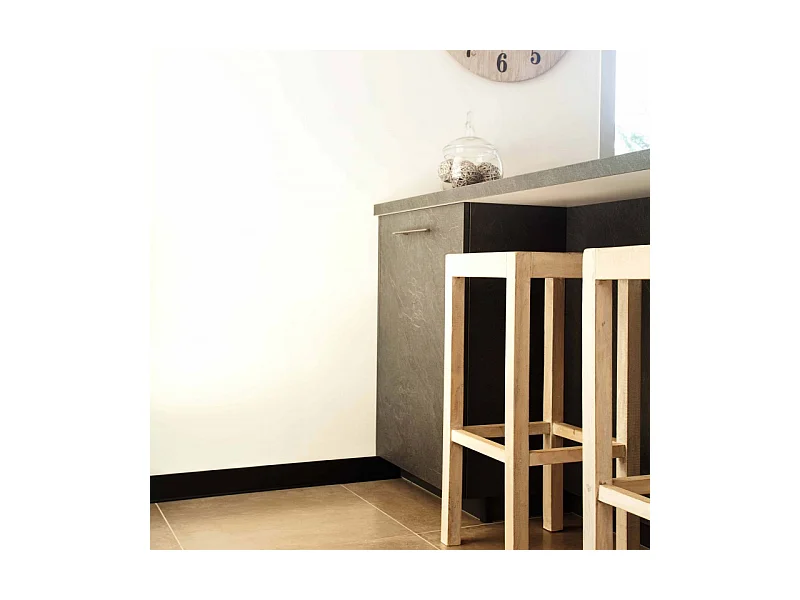 Plinthes PVC adhésives décoratives pour sol - Lot de 10 - 100x8 cm (10m) Noir - Total Black