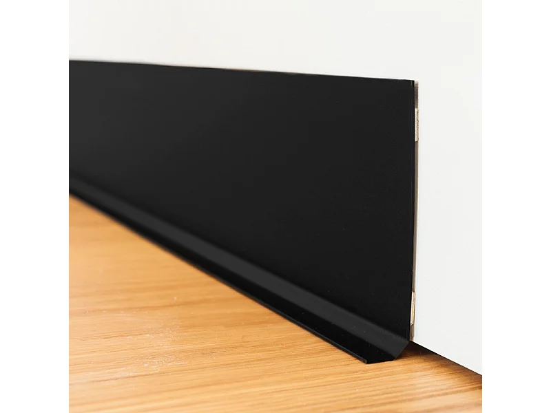 Plinthes PVC adhésives décoratives pour sol - Lot de 10 - 100x8 cm (10m) Noir - Total Black