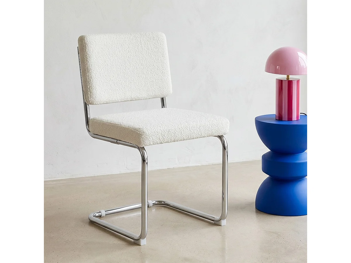 Lot de 2 chaises en tissu bouclé beige et métal chromé - Dulce
