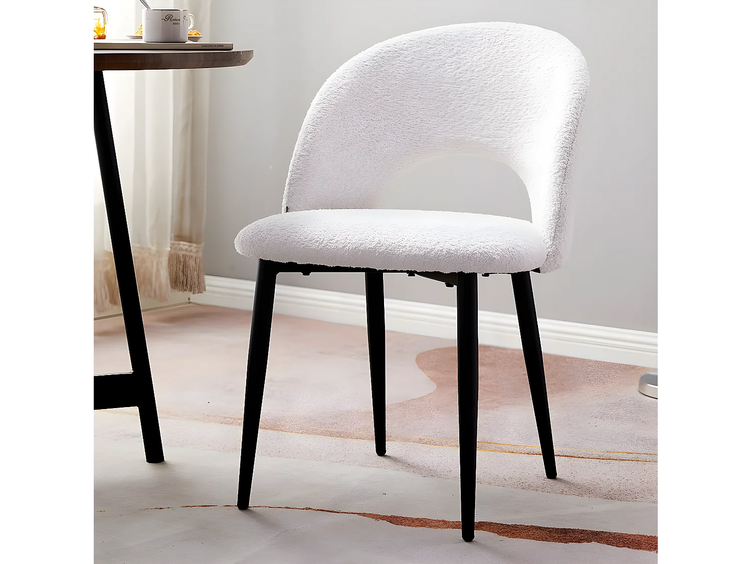 Lot de 2 chaises de salle à manger en tissu bouclette écru, piètement noir - Moss