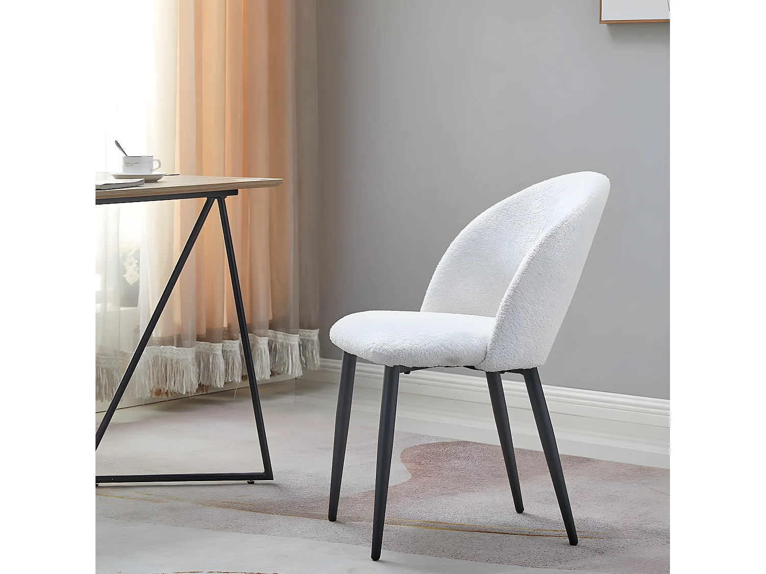 Lot de 2 chaises de salle à manger en tissu bouclette écru, piètement noir - Moss