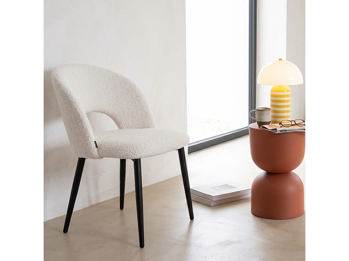 Lot de 2 chaises de salle à manger en tissu bouclette écru, piètement noir - Moss