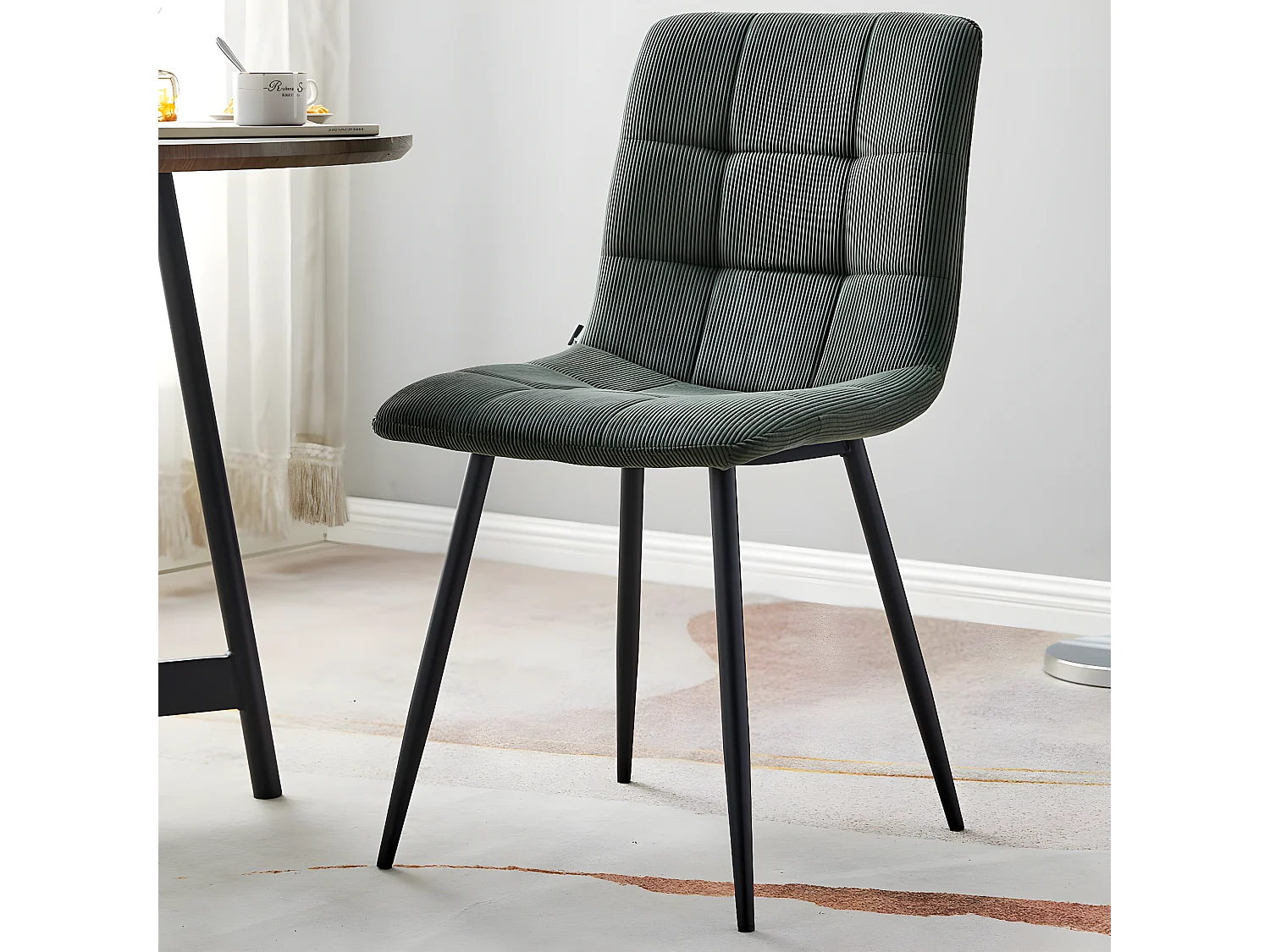 Lot de 2 chaises en velours côtelé vert, piètement noir - Iggy