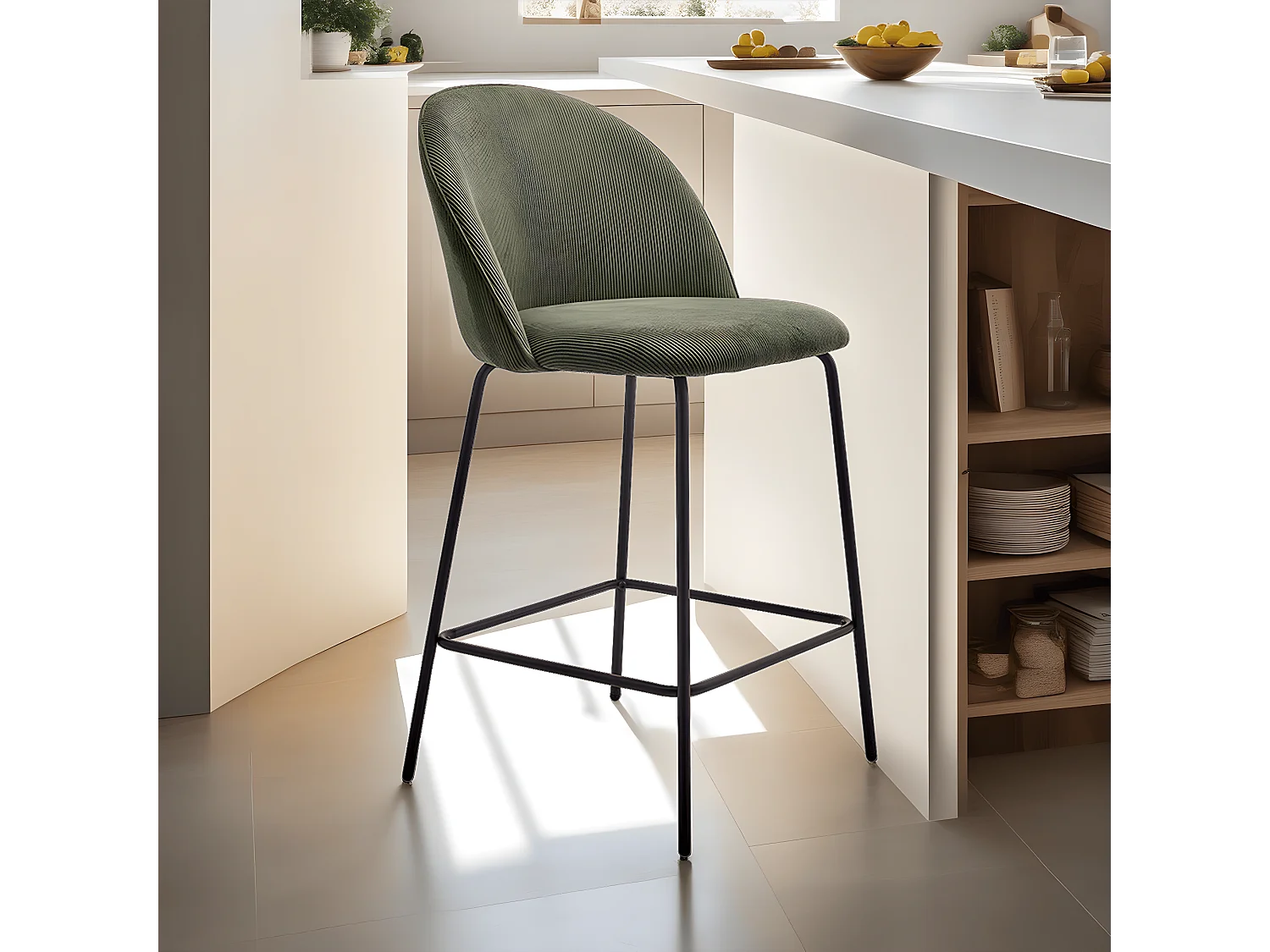 Lot de 2 tabourets de bar en velours côtelé vert, piètement noir - Alta