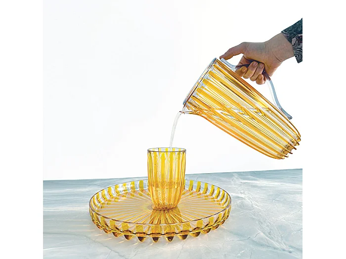 Set mit 4 Guzzini Dolcevita Bernsteingläsern