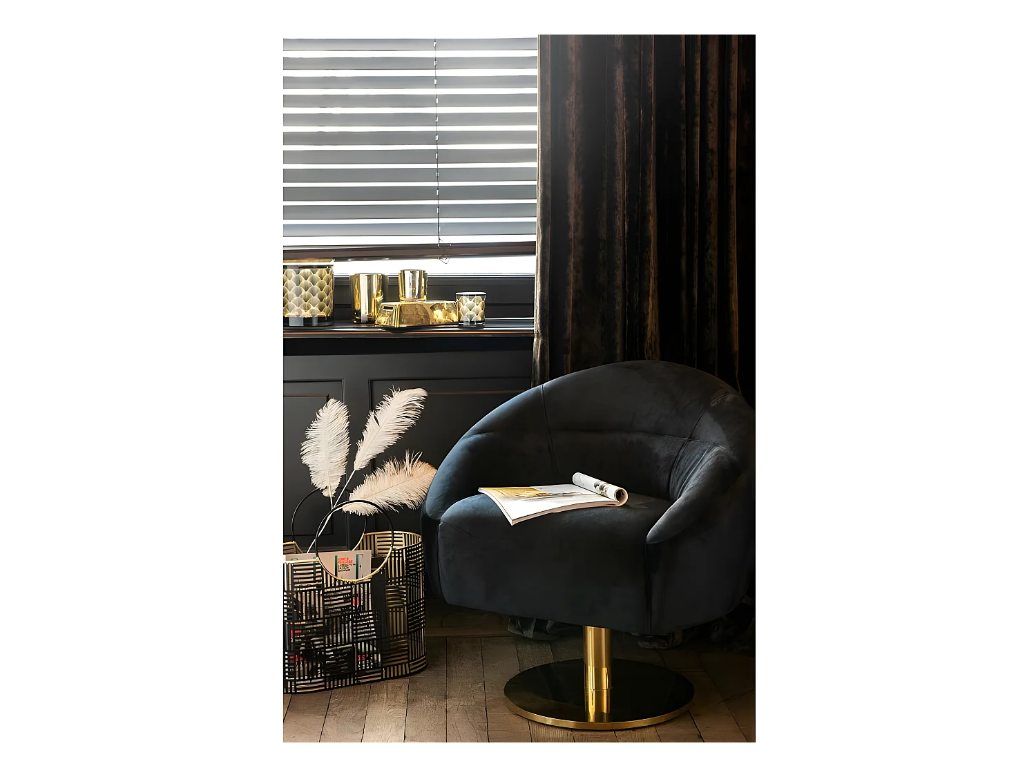 Vela perfumada de 50 horas en un frasco de vidrio dorado de 9x9x12 cm