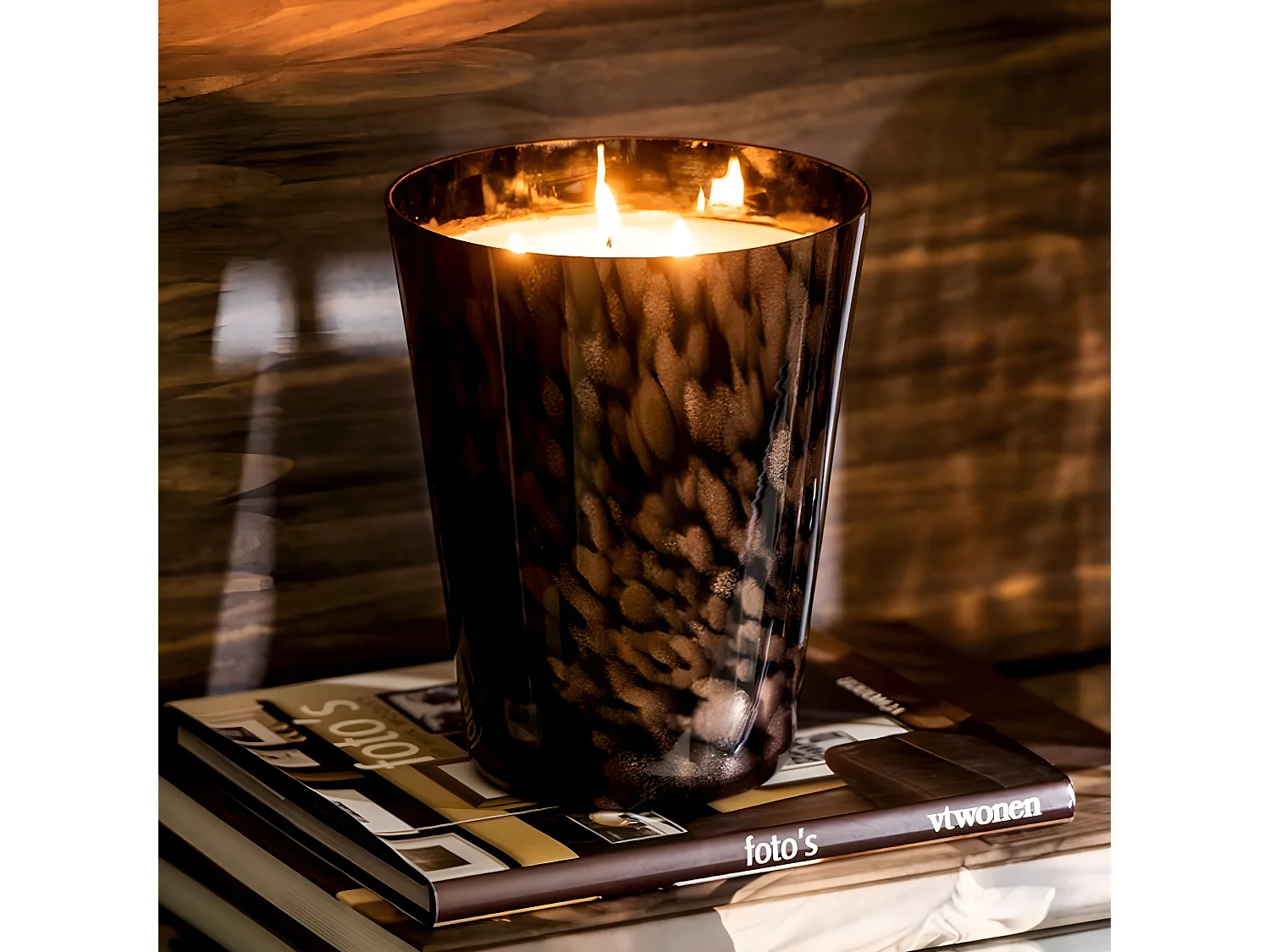 Bougie Parfumée "Bois de Santal" 20cm Noir & Or