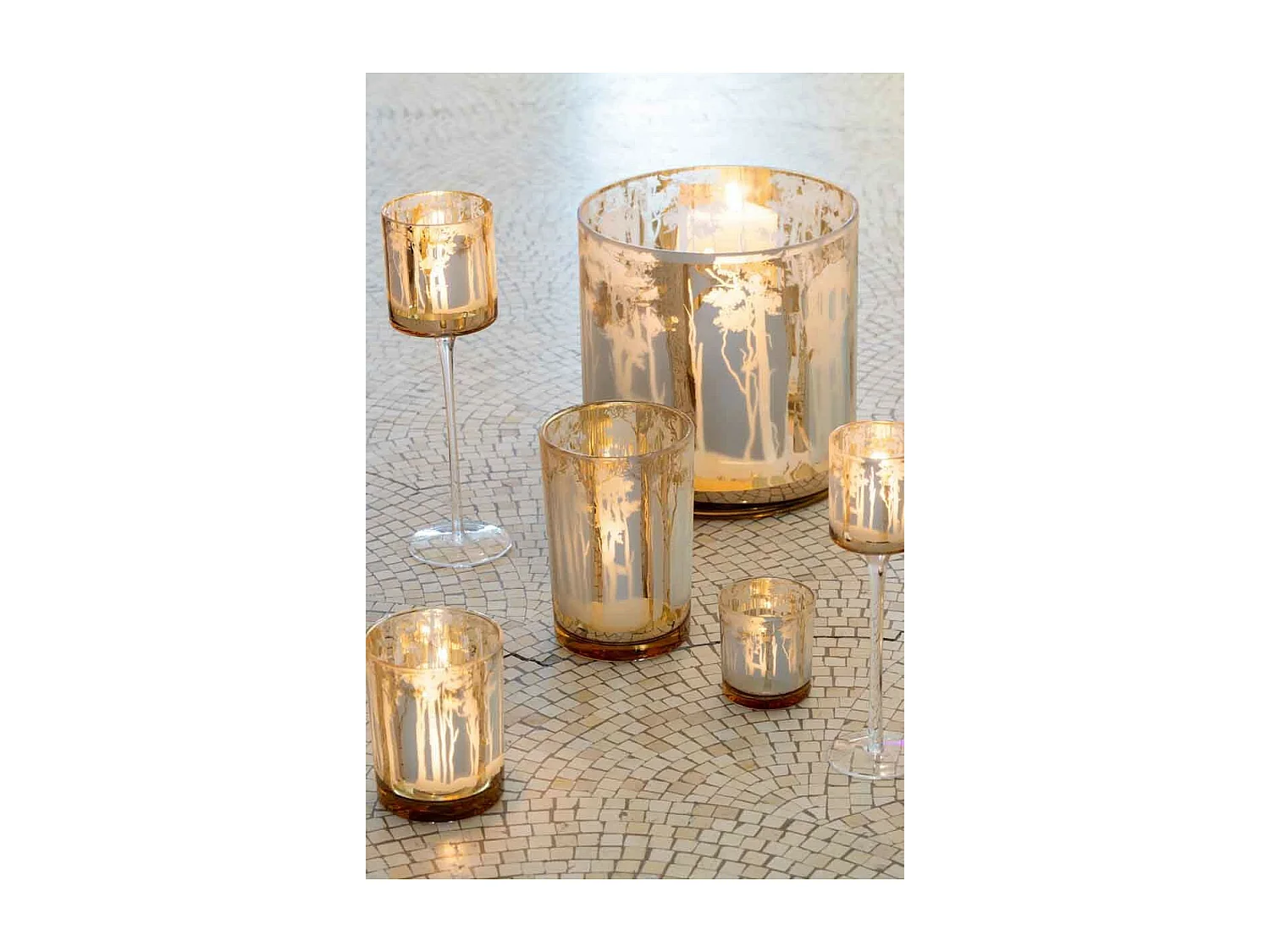 Lámpara de pie con motivo de árboles en vidrio dorado 9x9x30cm