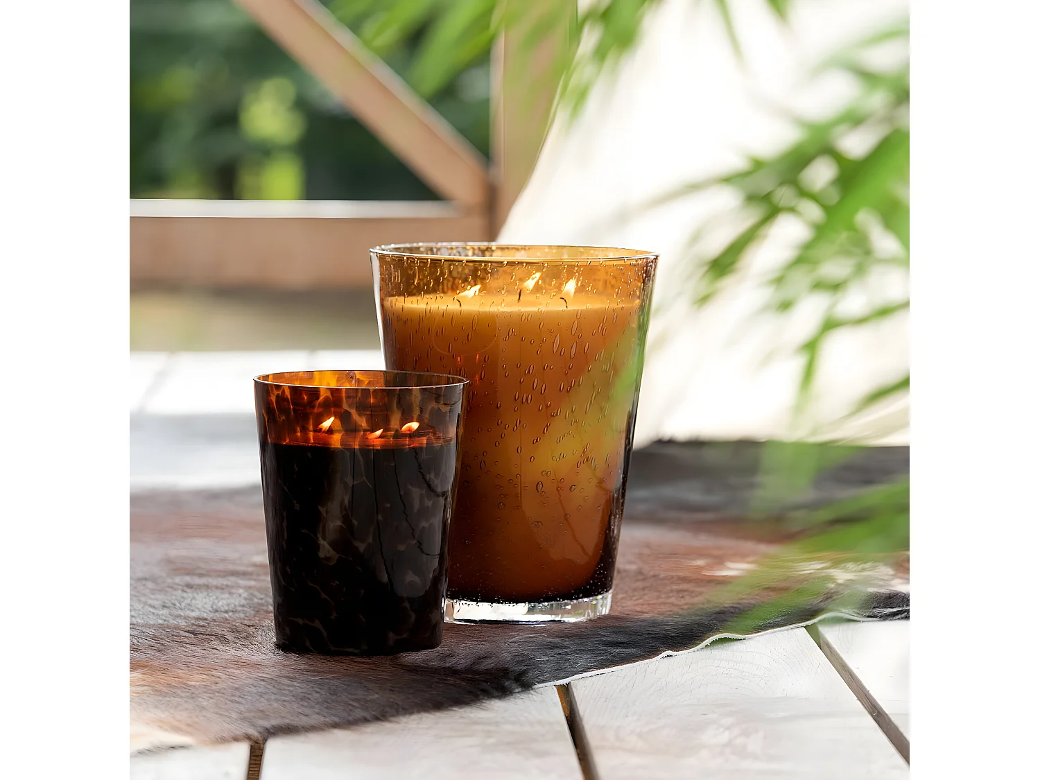 Vela perfumada de 68 horas en tarro de vidrio marrón de 12.5x12.5x15 cm