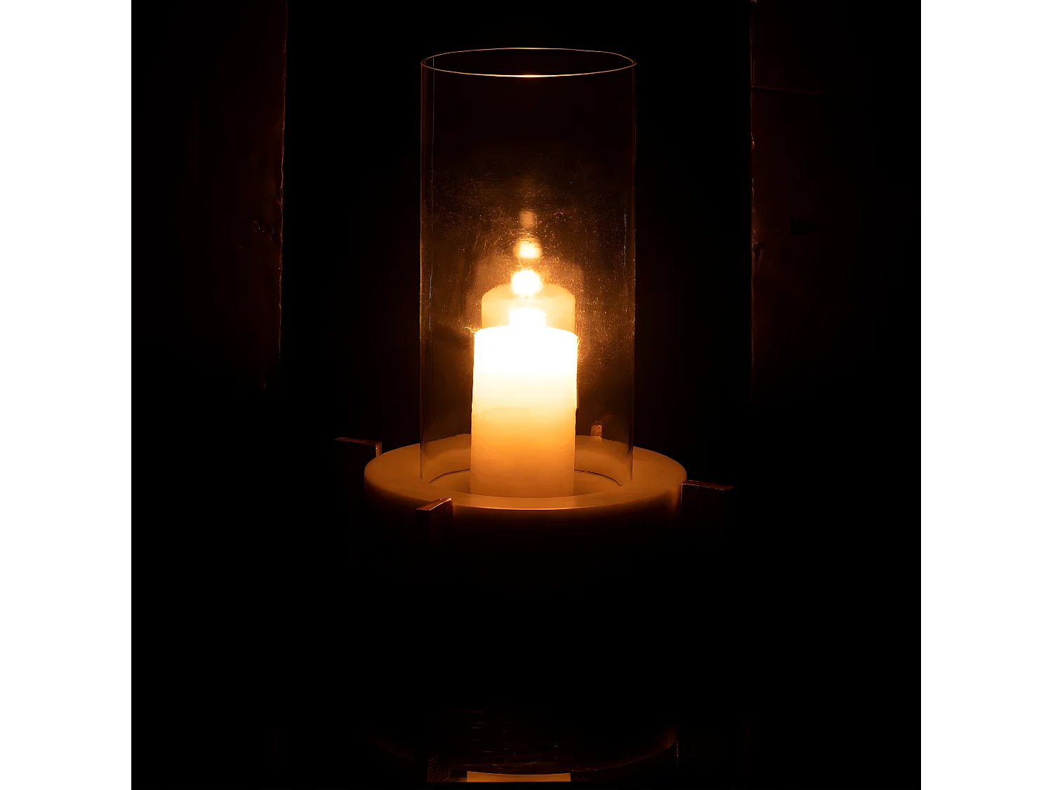 Portavelas con base de vidrio champagne de 20.5x20.5x31.5 cm