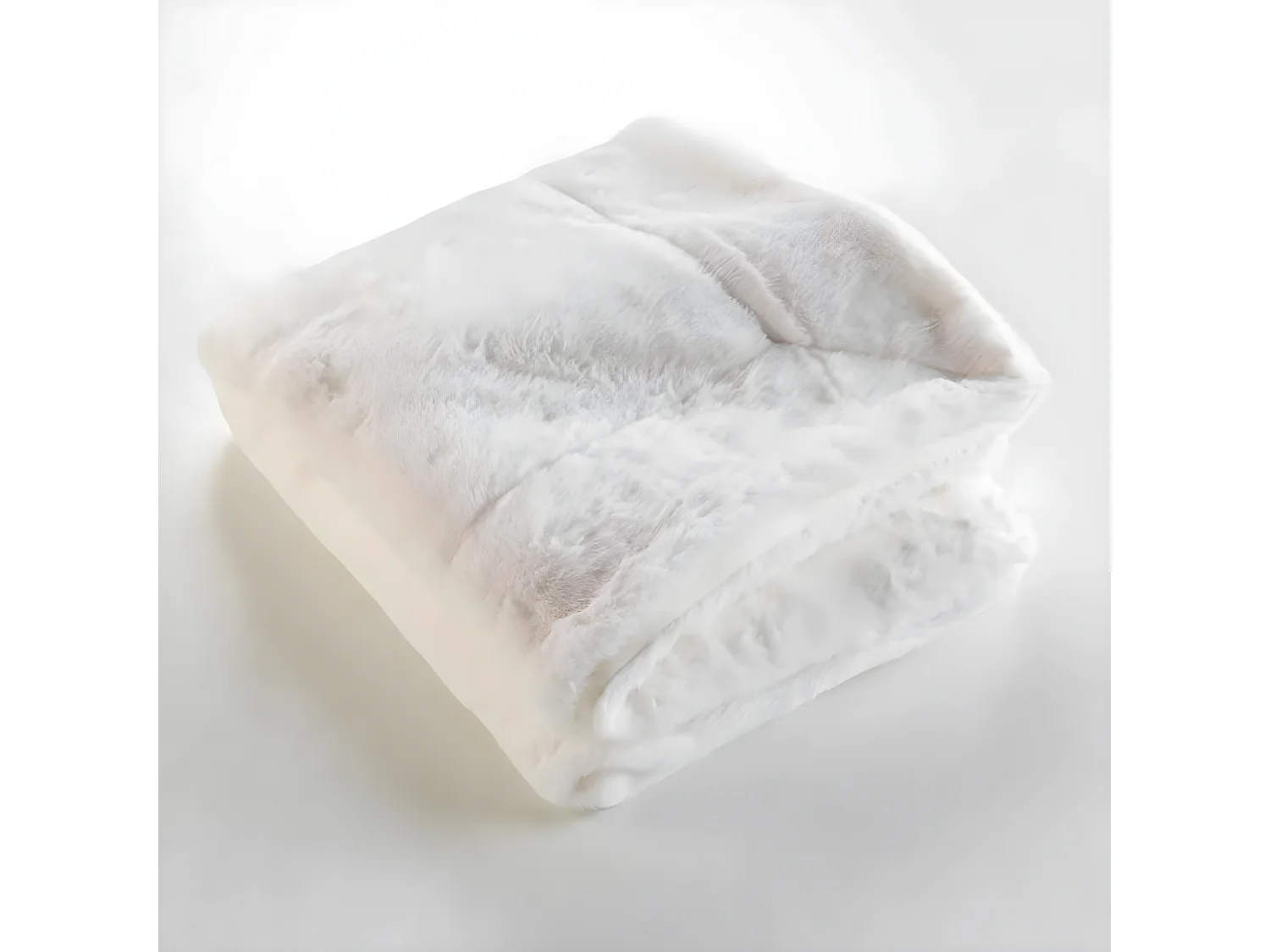 Plaid Imitation Fourrure "Caresse" 125x150cm Naturel