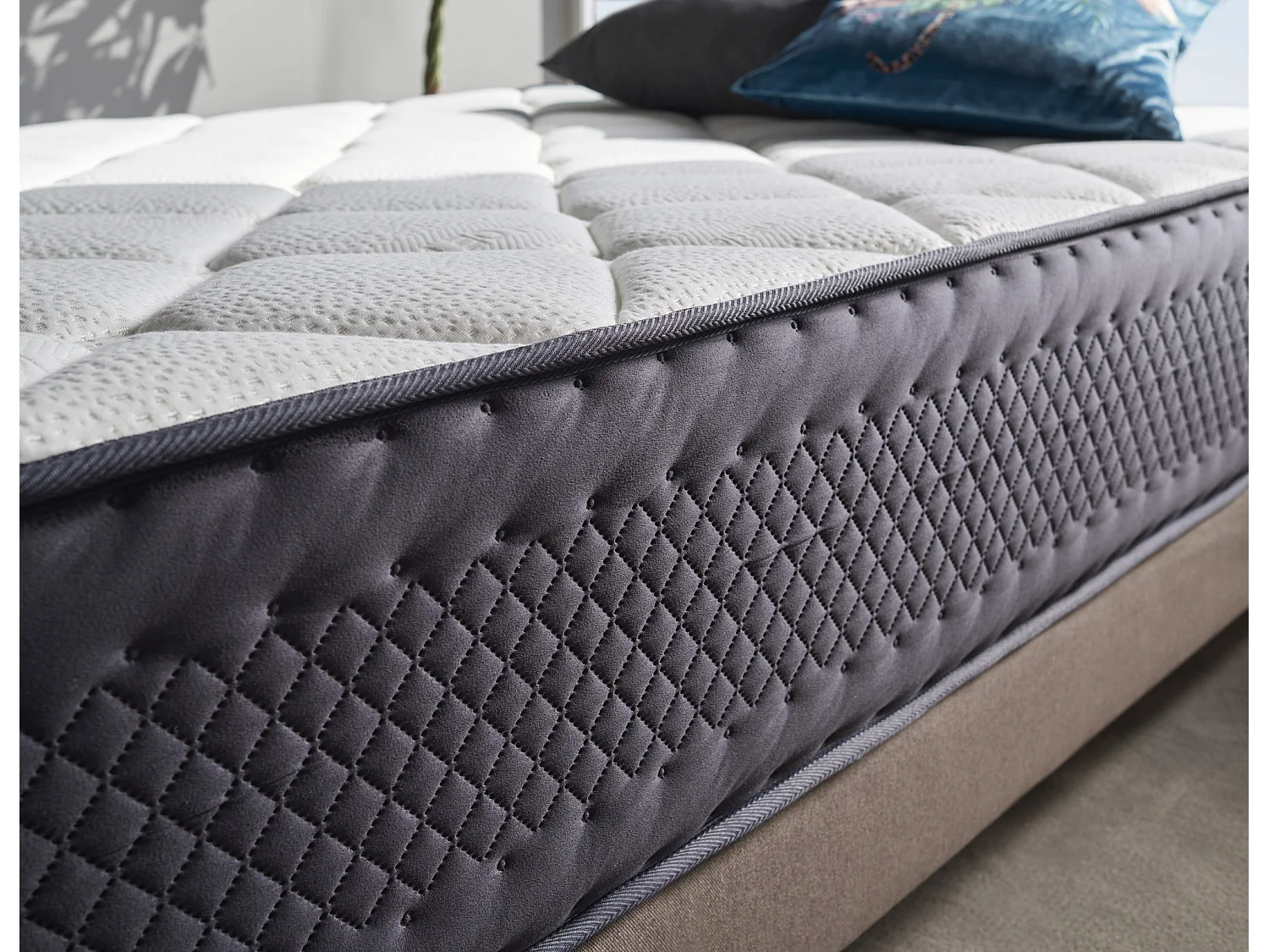 Visco-Matratze 90 x 190 Victoria Grand Deluxe 30 cm +/-2 mittlere bis hohe Festigkeit.