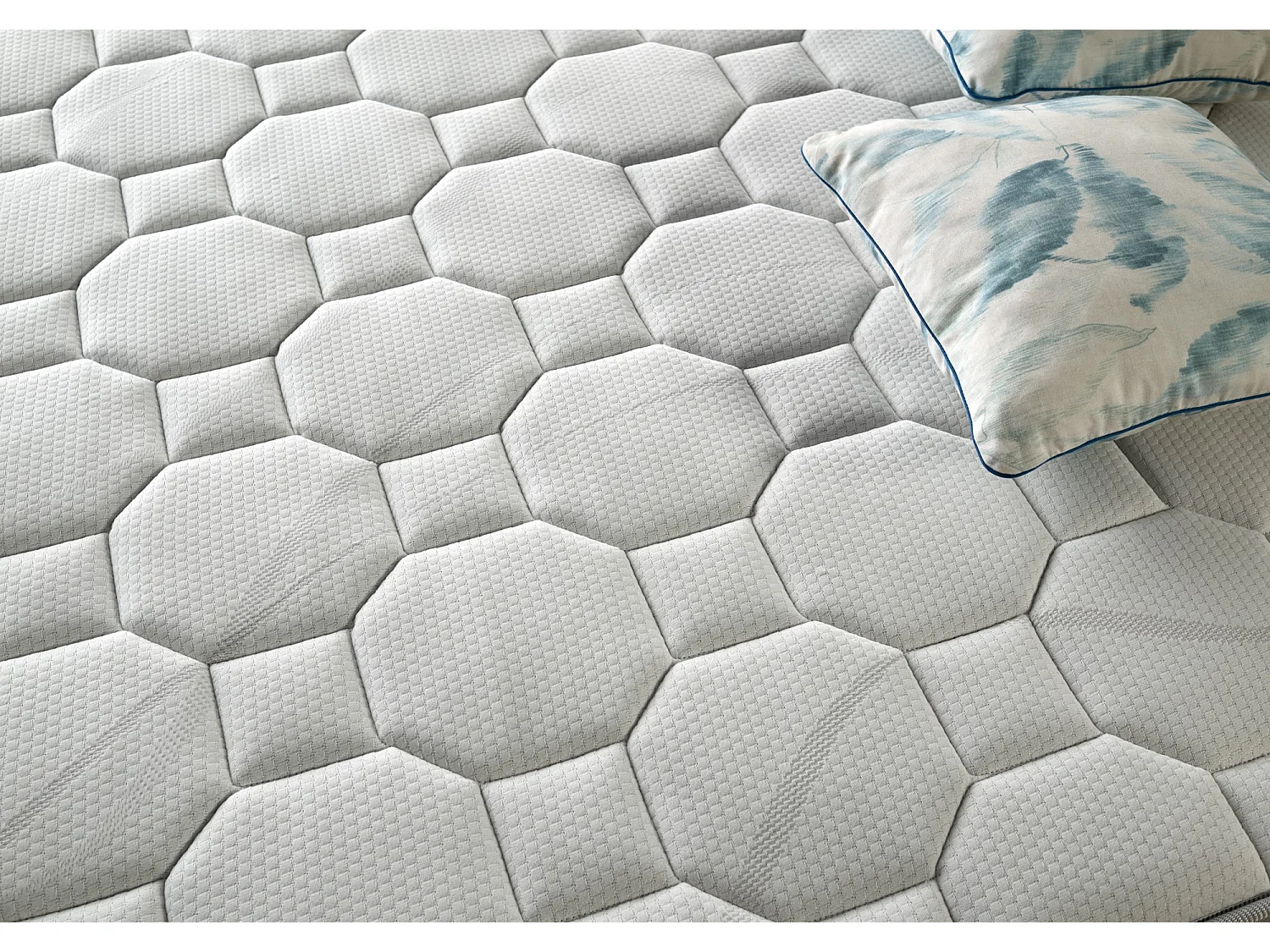 Materasso a Molle Insacchettate Con Viscosa 90x190 Royal Spring Altezza 31cm+/-2.