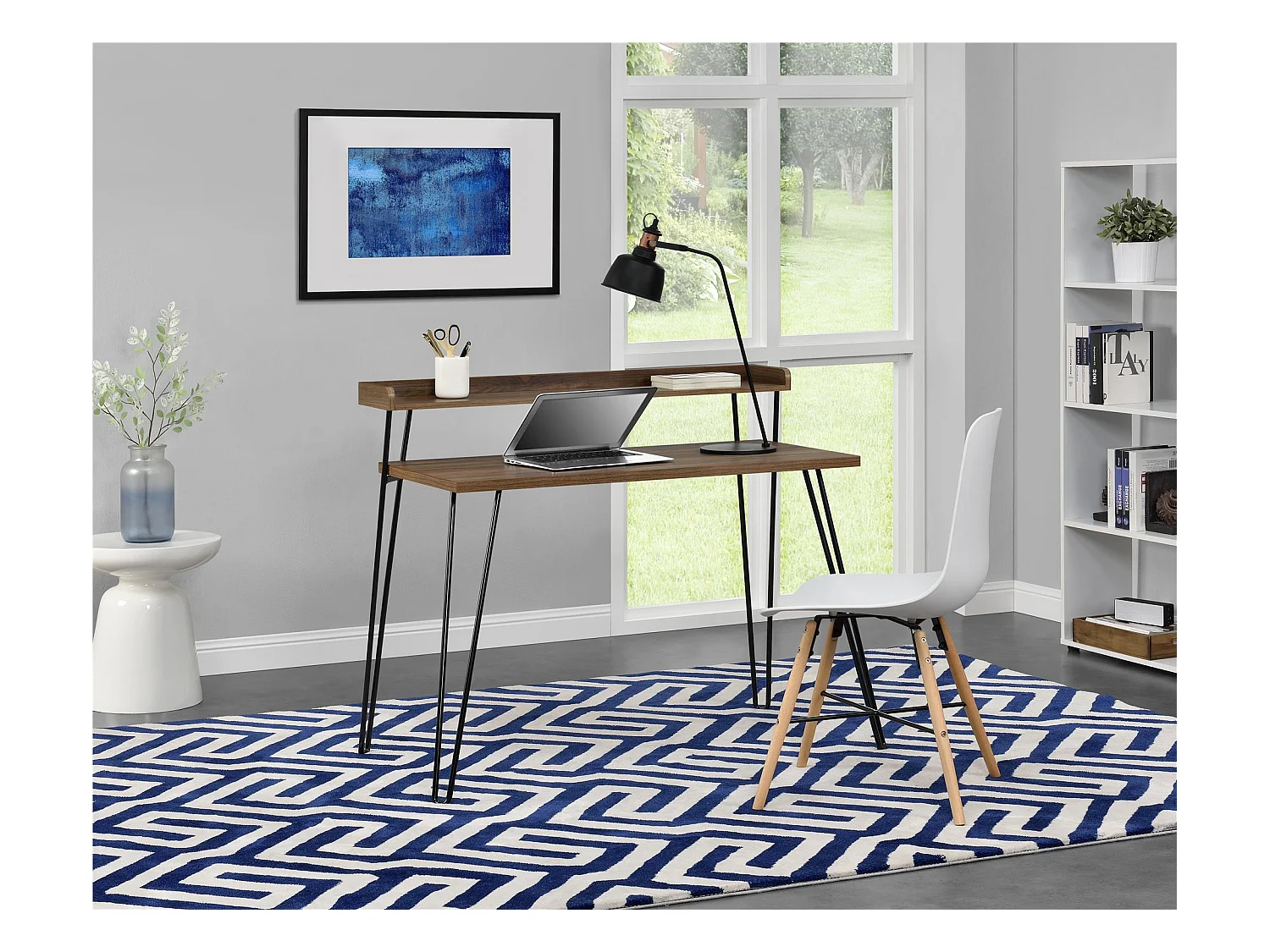 Haven | Bureau d'ordinateur avec étagère en aspect noyer