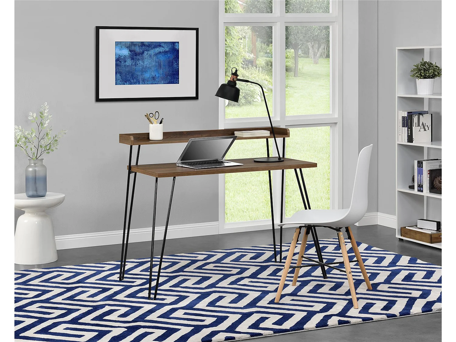 Haven | Bureau d'ordinateur avec étagère en aspect noyer