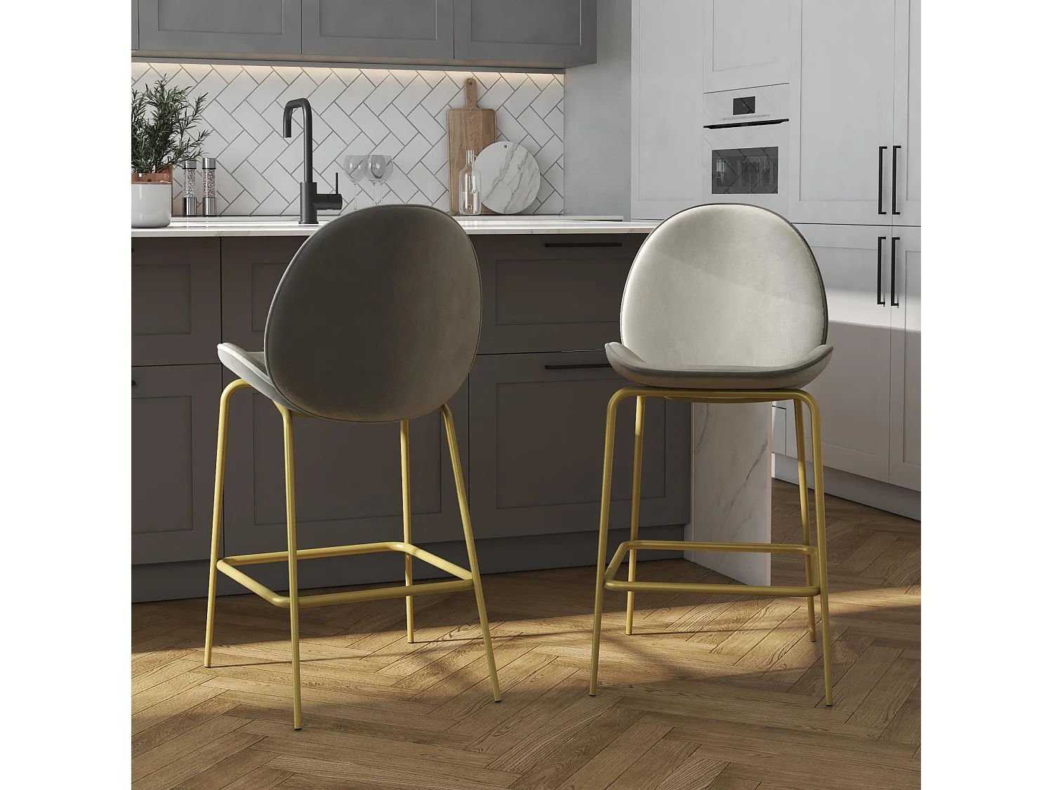 Taburete alto tapizado en terciopelo gris claro