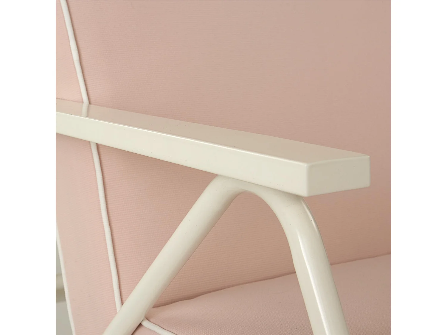 Tumbona de exterior en olefina agua de rosas y estructura en acero