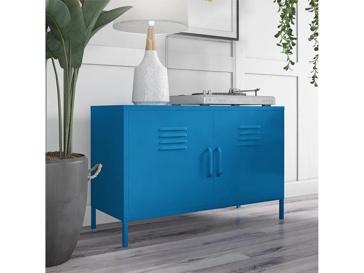 Mueble con 2 puertas en metal azul