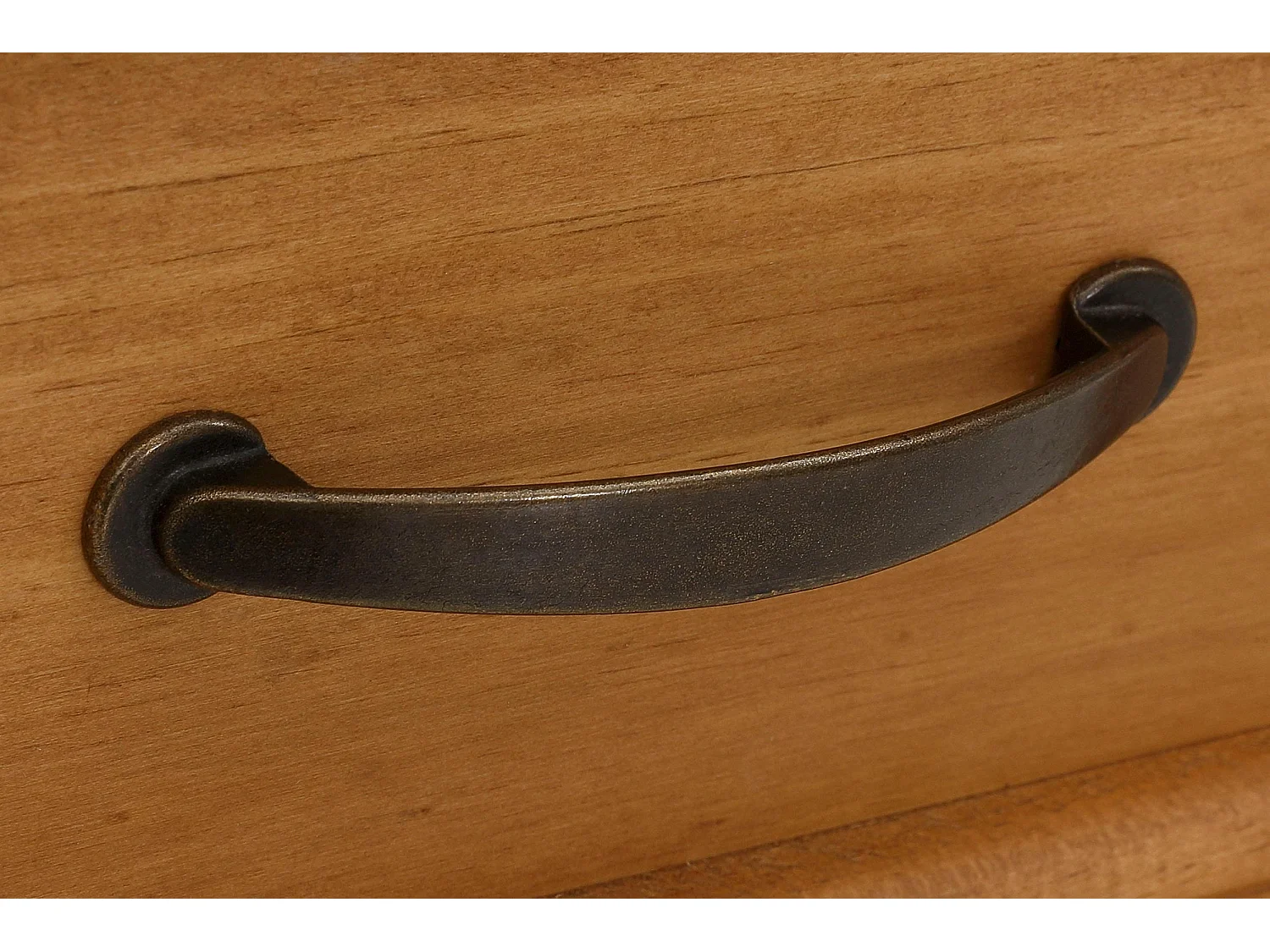 Credenza con 4 cassetti e 1 anta in pino bianco e cera antimacchia