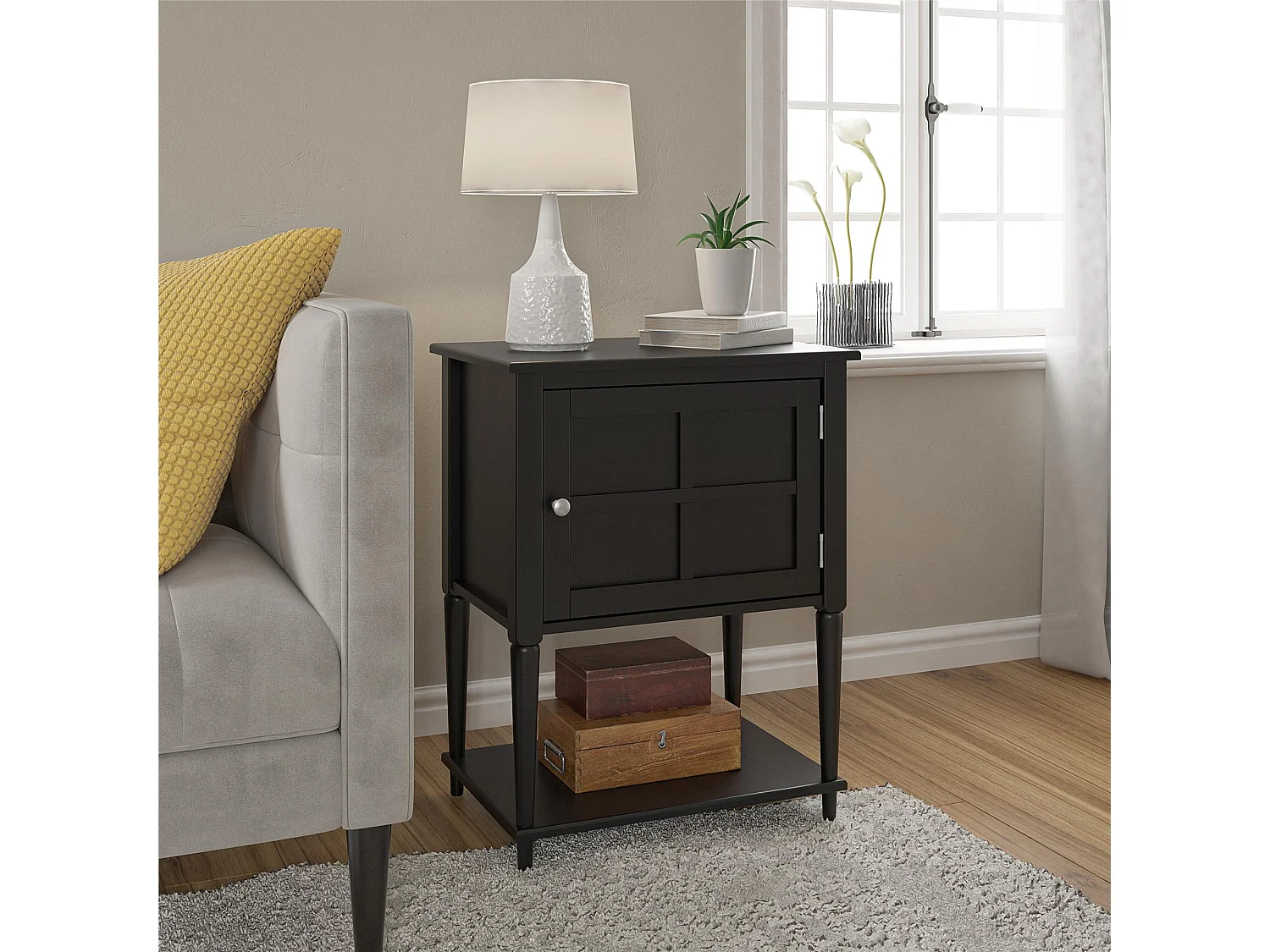 Mesa decorativa con 1 puerta en MDF negro