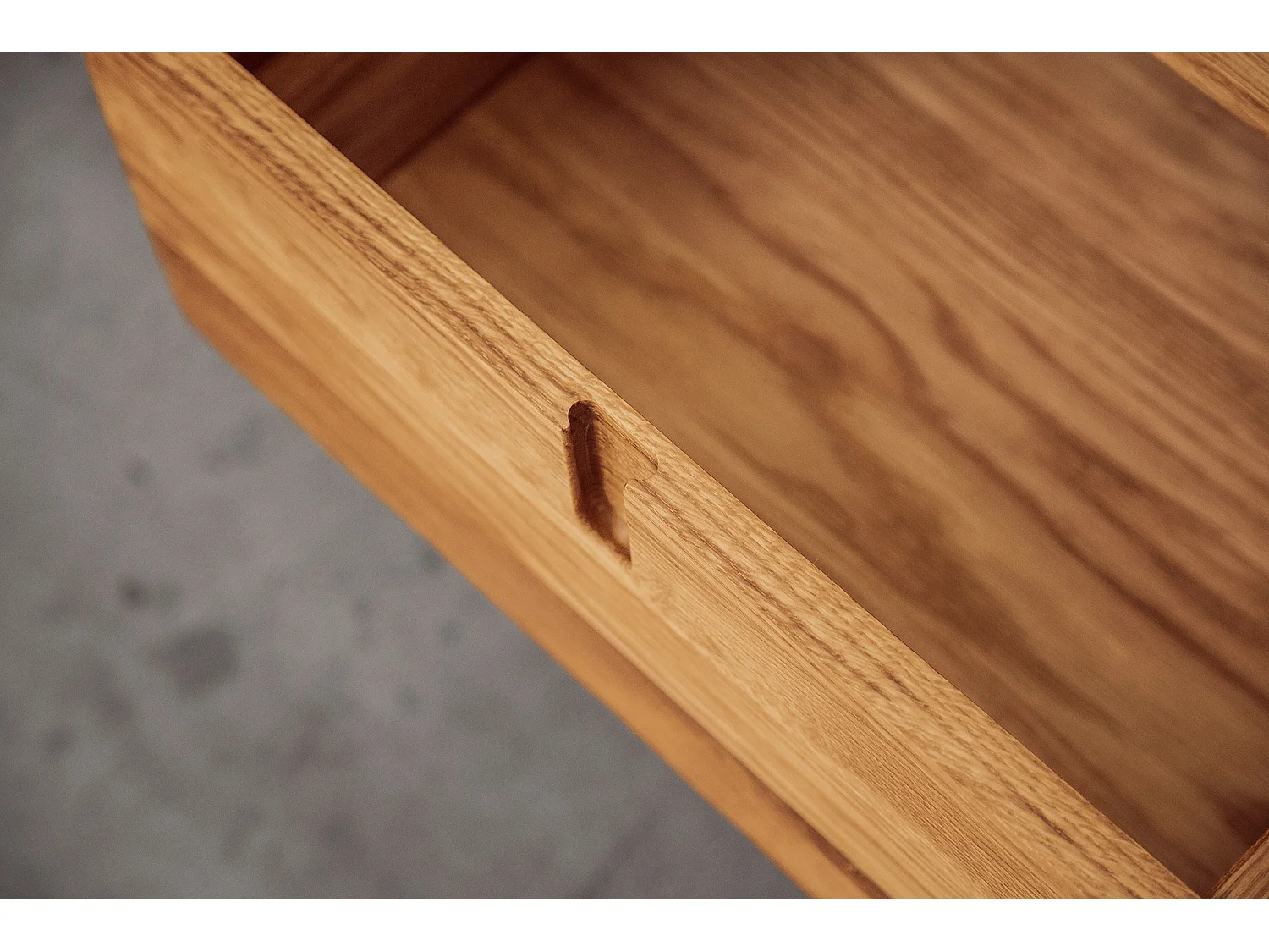 POLA - Kommode 100% aus massivem Holz aus Wildeiche, naturgeölt